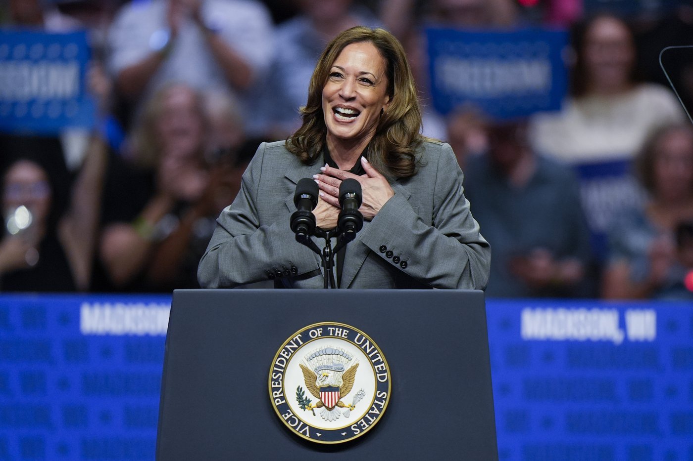 Harris is more popular than Trump among AAPI voters, a new APIA Vote/AAPI Data survey finds | iNFOnews.ca Harris is more popular than Trump among AAPI voters, a new APIA Vote/AAPI Data survey finds | iNFOnews.ca