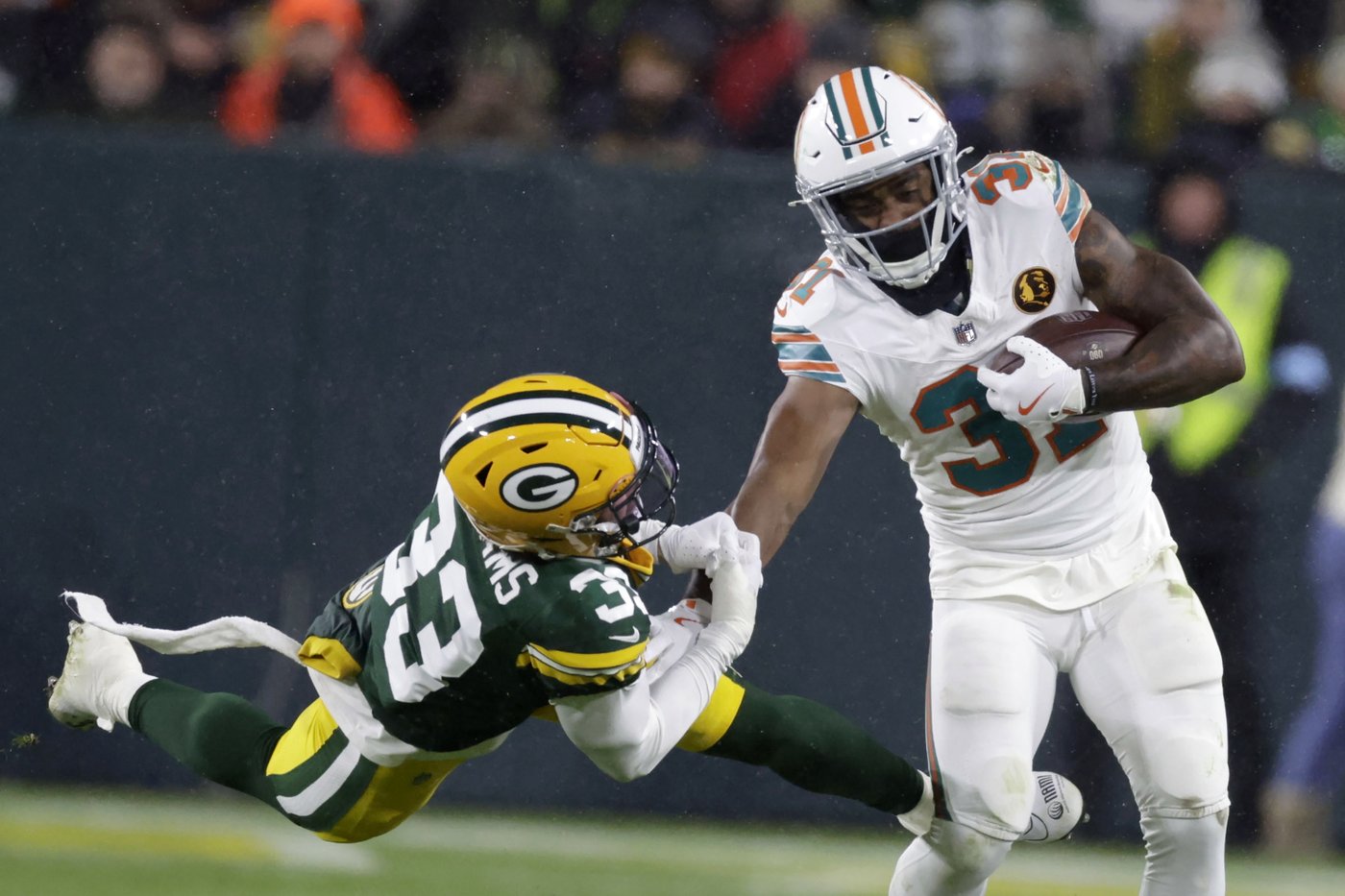 Dolphins' struggles in the cold continue with 30-17 loss to Packers at Lambeau Field | iNFOnews.ca