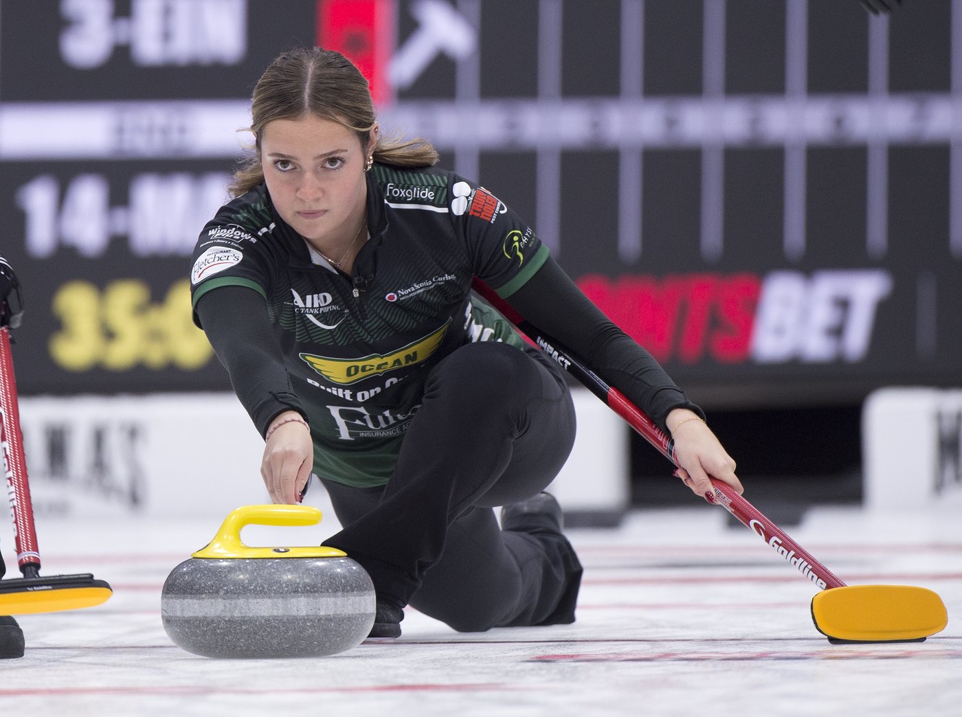 MacNutt upsets Einarson, Carruthers ousted in PointsBet Invitational curling | iNFOnews.ca