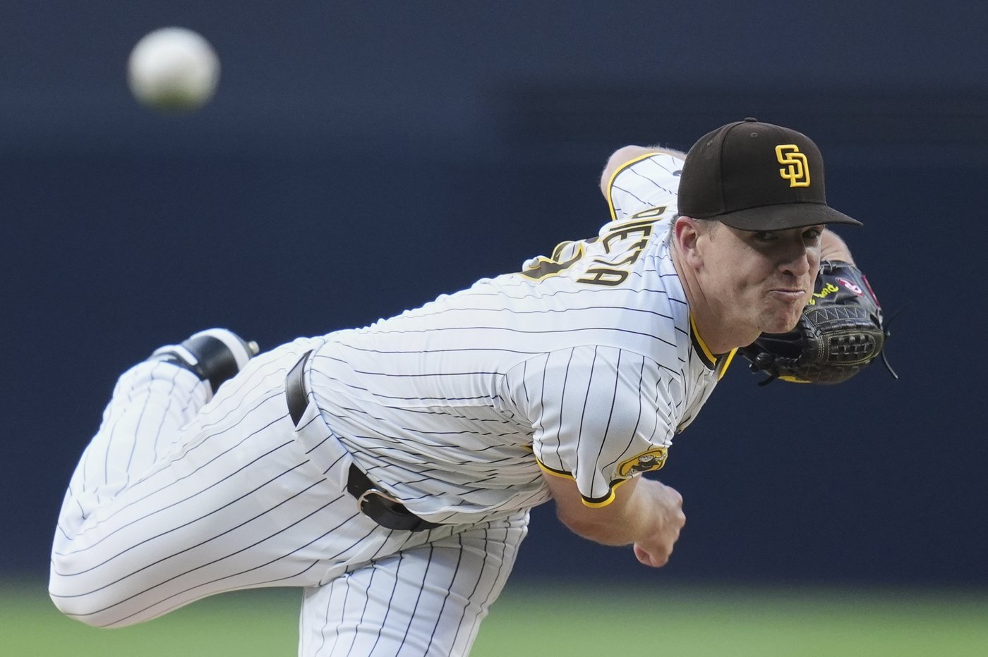 Xander Bogaerts homers, drives in 3, to help the Padres beat the Giants 7-4 | iNFOnews.ca