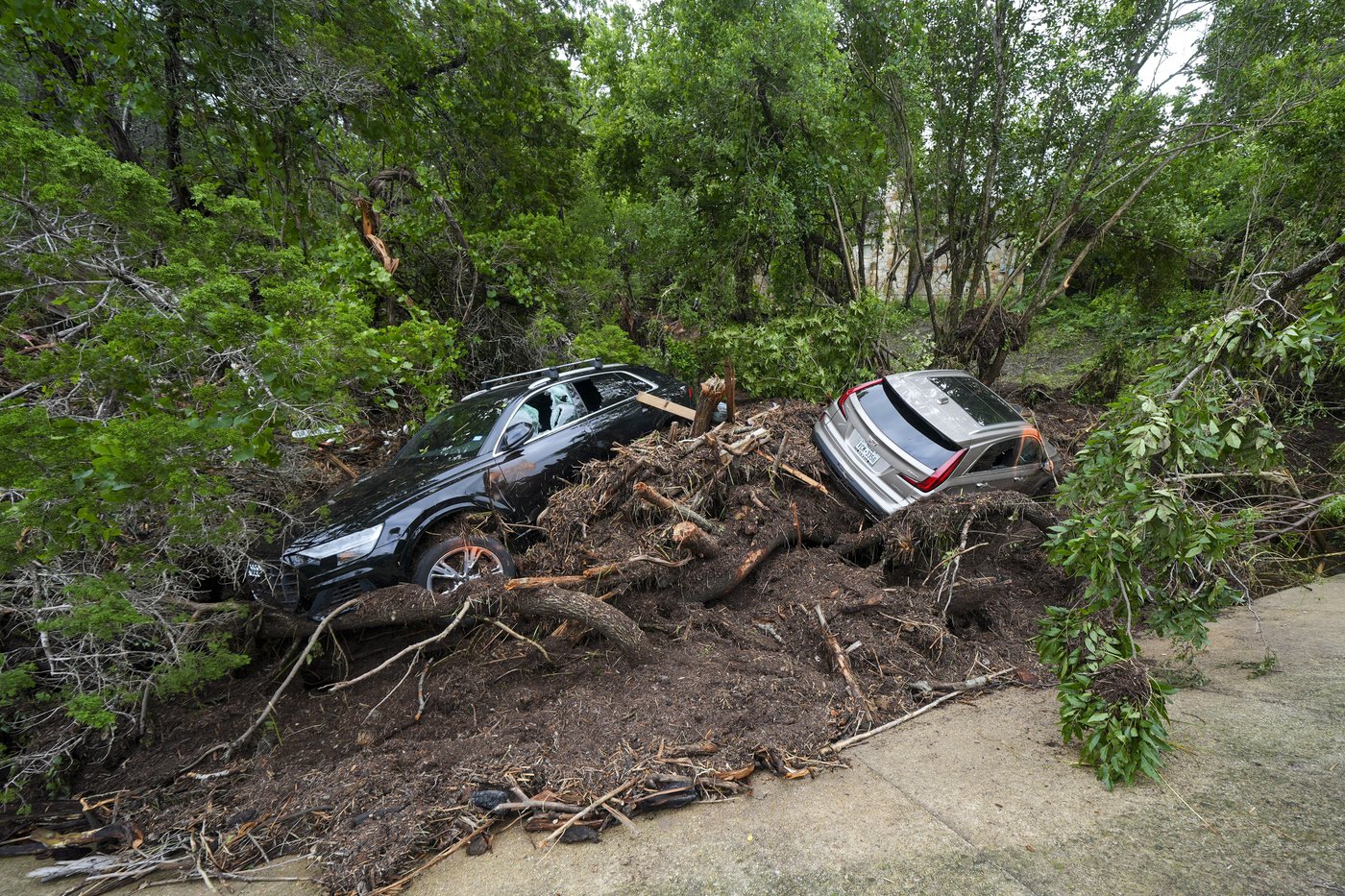 PHOTO COLLECTION: Texas floods leave dozens dead and missing as rescuers search devastated landscape | iNFOnews.ca PHOTO COLLECTION: Texas floods leave dozens dead and missing as rescuers search devastated landscape | iNFOnews.ca