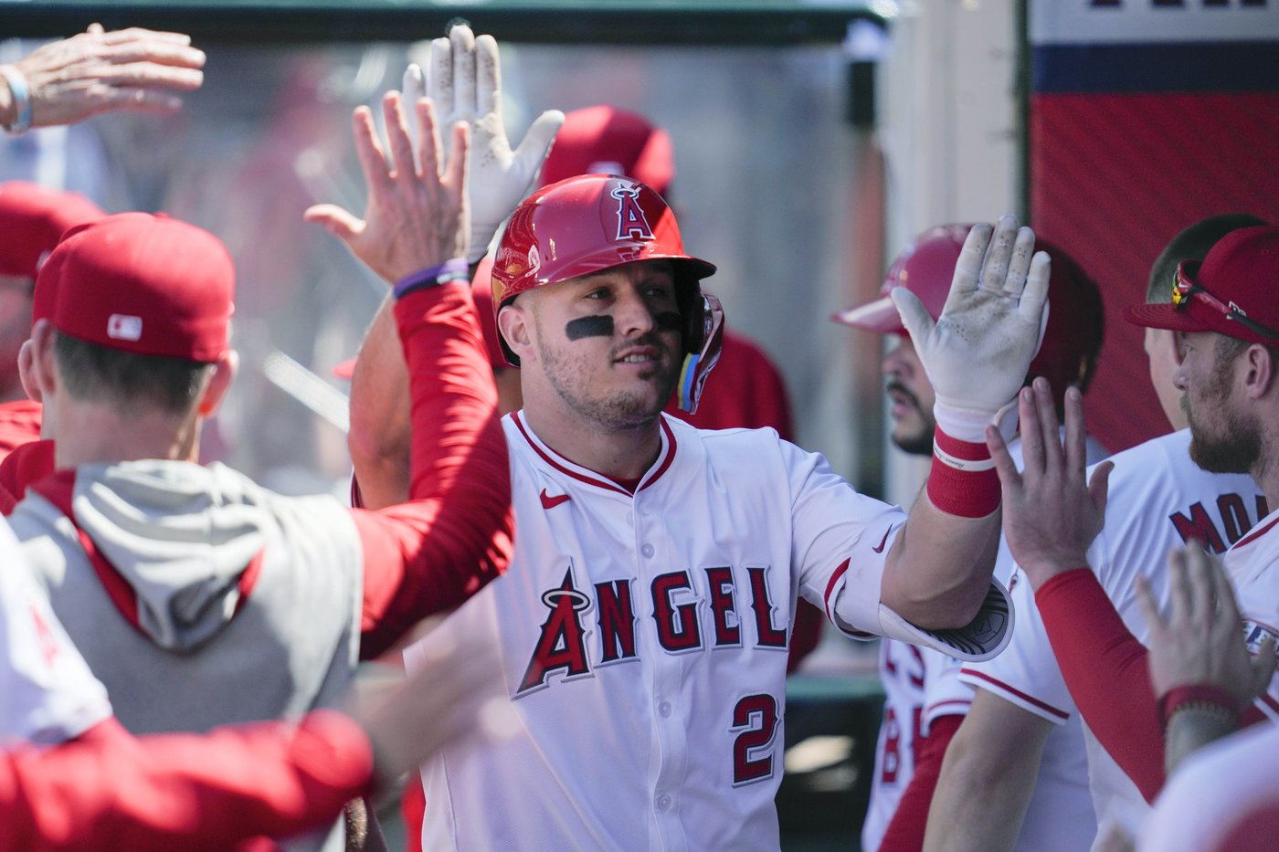 Angels star Mike Trout moving from center to right field in hopes of staying more healthy | iNFOnews.ca