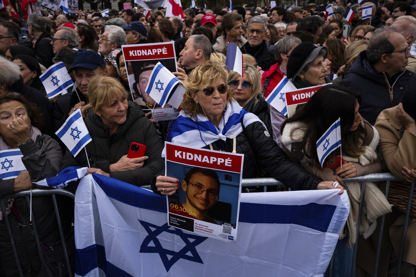 Pro-Palestinian and pro-Israeli crowds rally across the world on the eve of Oct. 7 anniversary | iNFOnews.ca