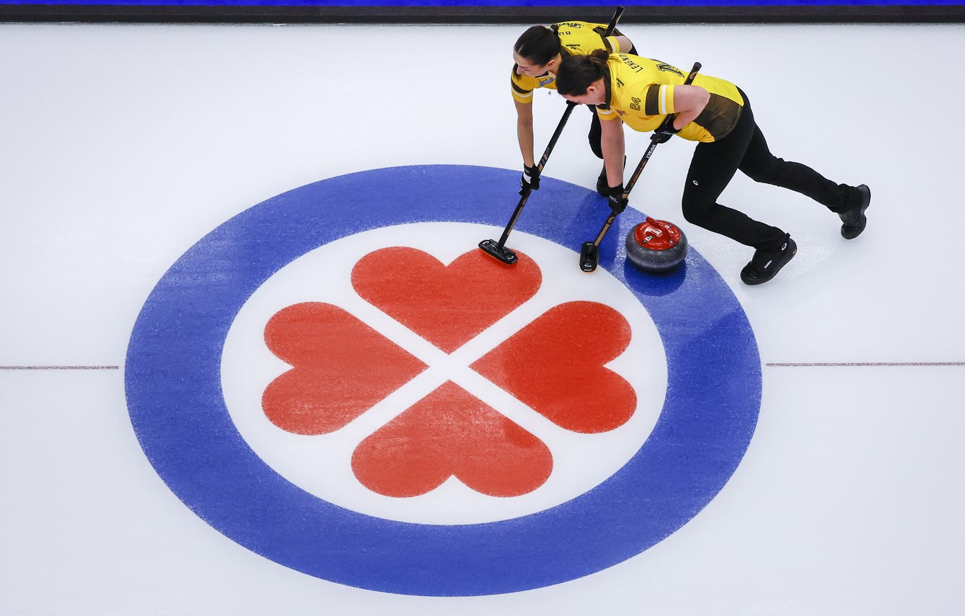 Lauren Lenentine learning from great skips as she prepares to be Team Einarson fifth | iNFOnews.ca