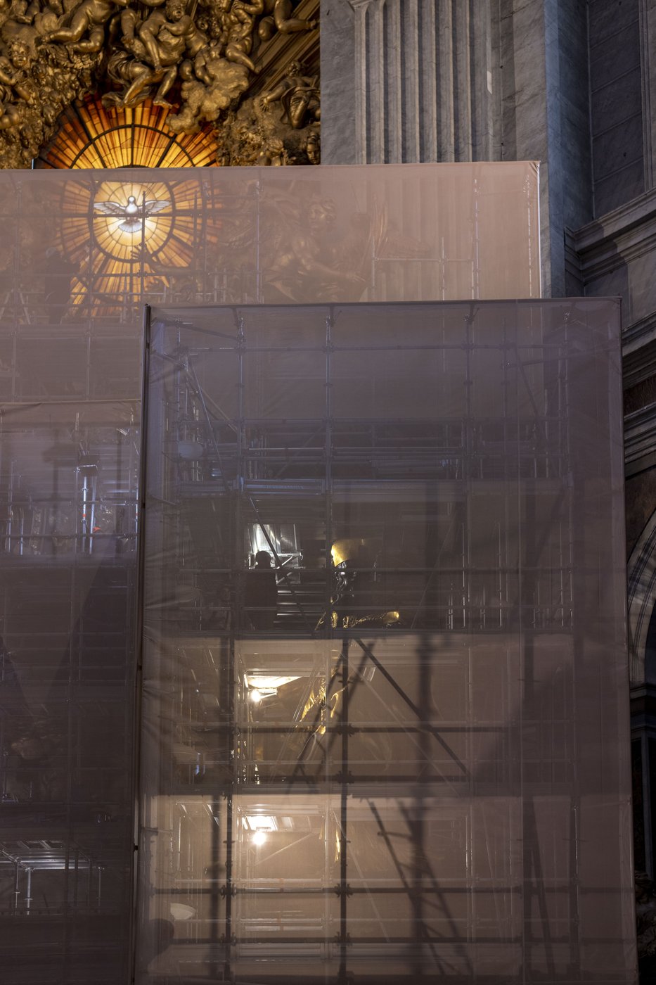 Restorers complete work on the canopy covering St. Peter's main altar ahead of the 2025 Jubilee | iNFOnews.ca