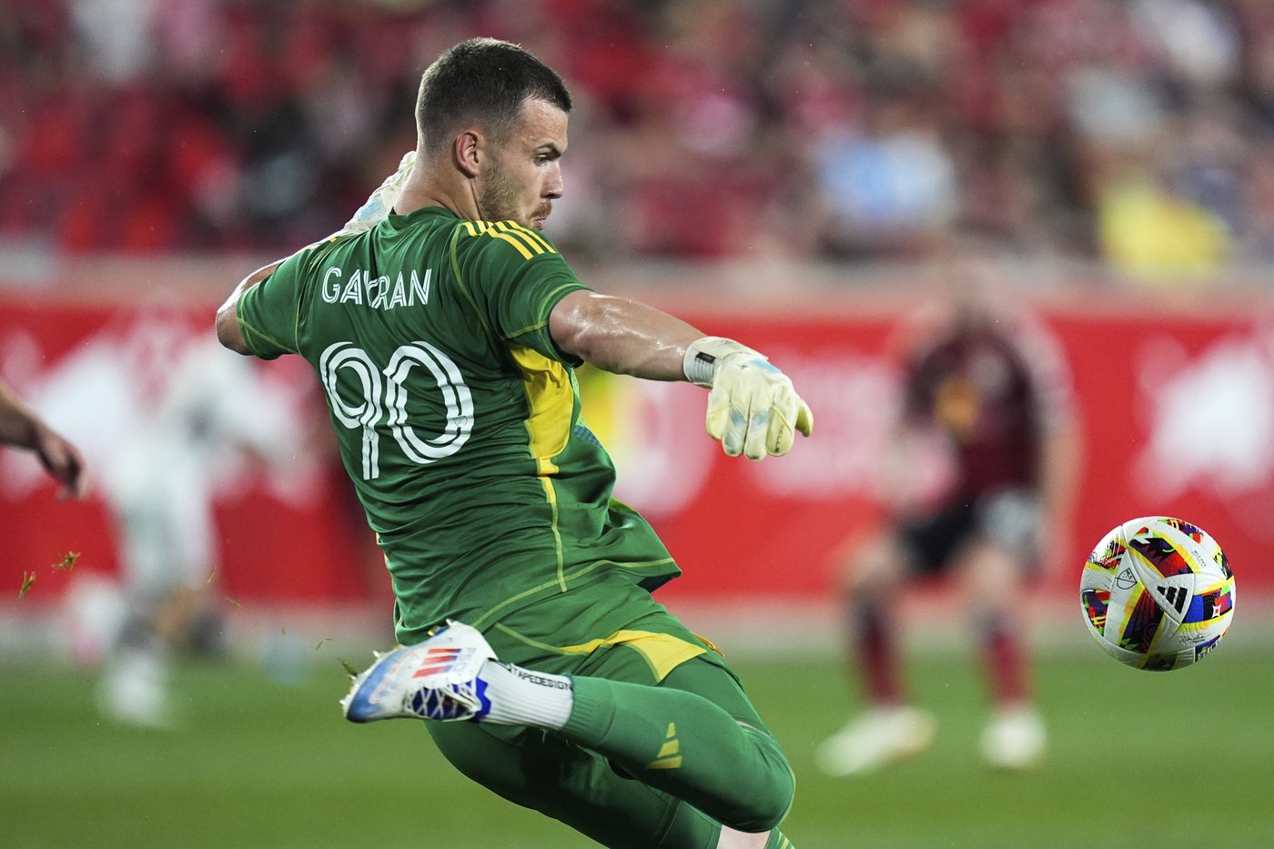 Goalkeeper Luka Gavran signs contract extension with Toronto FC with option for 2028 | iNFOnews.ca