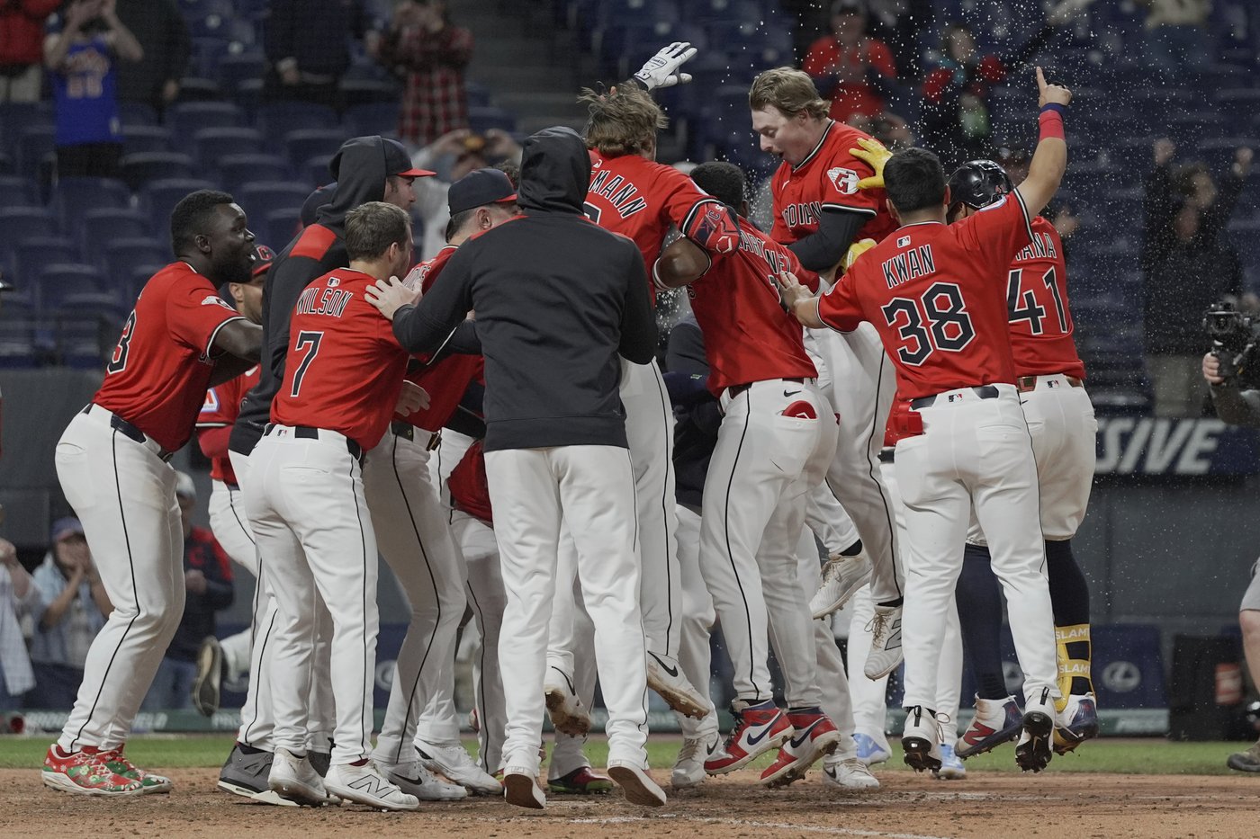Kyle Manzardo's homer in the 9th inning propels Guardians to 2-1 victory over Twins | iNFOnews.ca