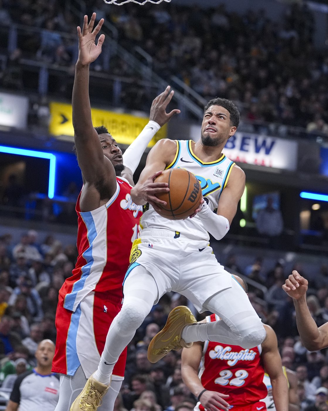 Pacers overcome slow start with 50-point 2nd quarter and pull away from Grizzlies 127-113 | iNFOnews.ca
