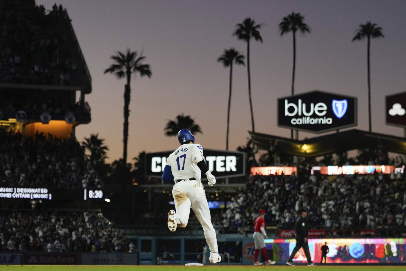 Florida man's lawsuit temporarily stops Ohtani's 50th HR ball from being sold | iNFOnews.ca Florida man's lawsuit temporarily stops Ohtani's 50th HR ball from being sold | iNFOnews.ca