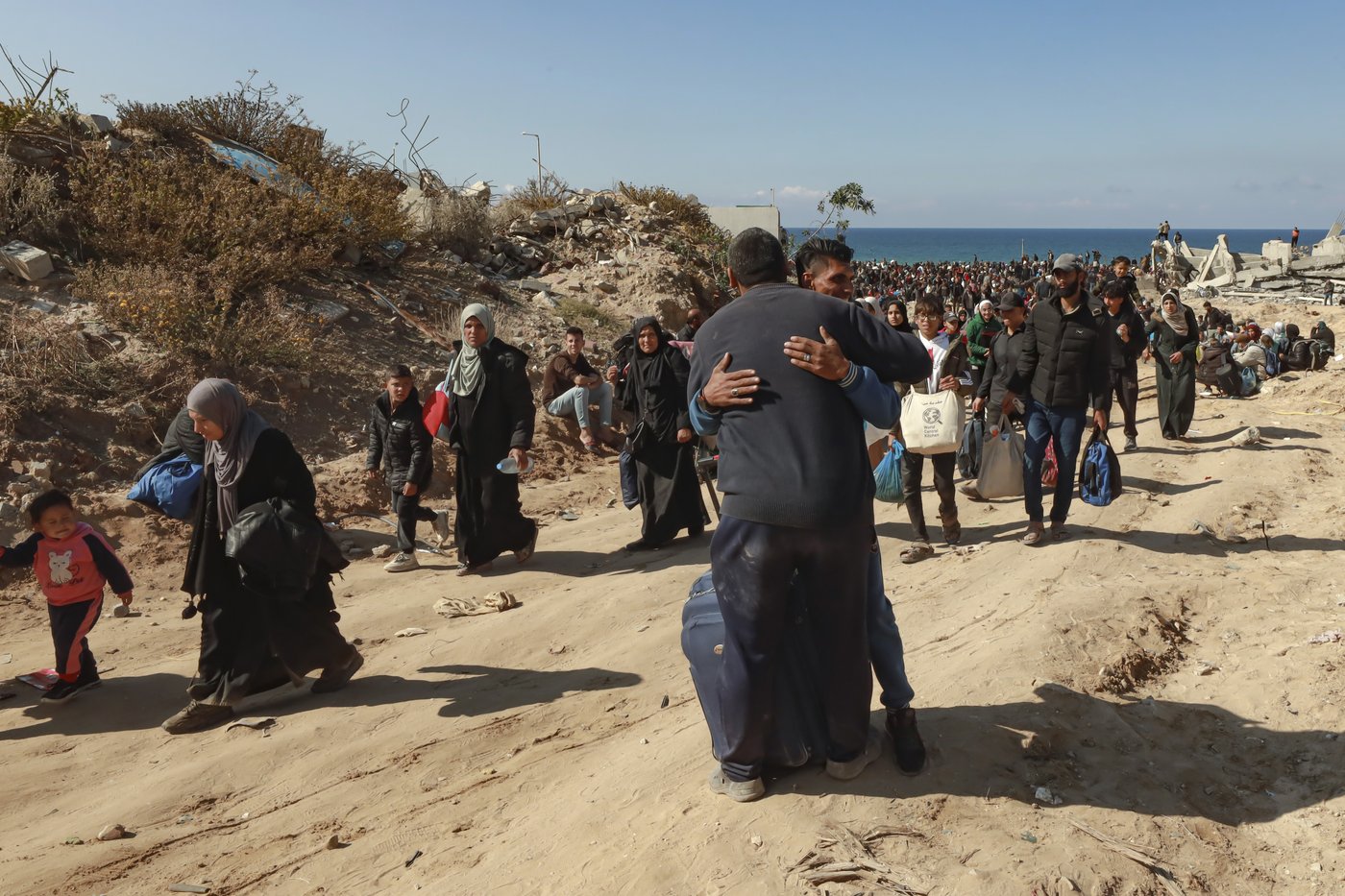 Palestinians celebrate their return to northern Gaza after 15 months of war | iNFOnews.ca