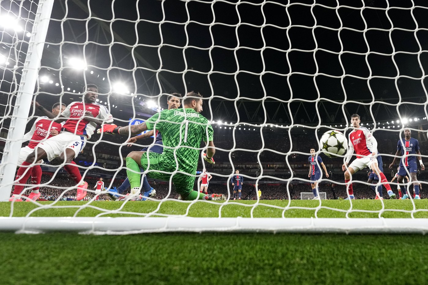 Donnarumma’s high-ball blunders may cost PSG if French league is close | iNFOnews.ca Donnarumma’s high-ball blunders may cost PSG if French league is close | iNFOnews.ca