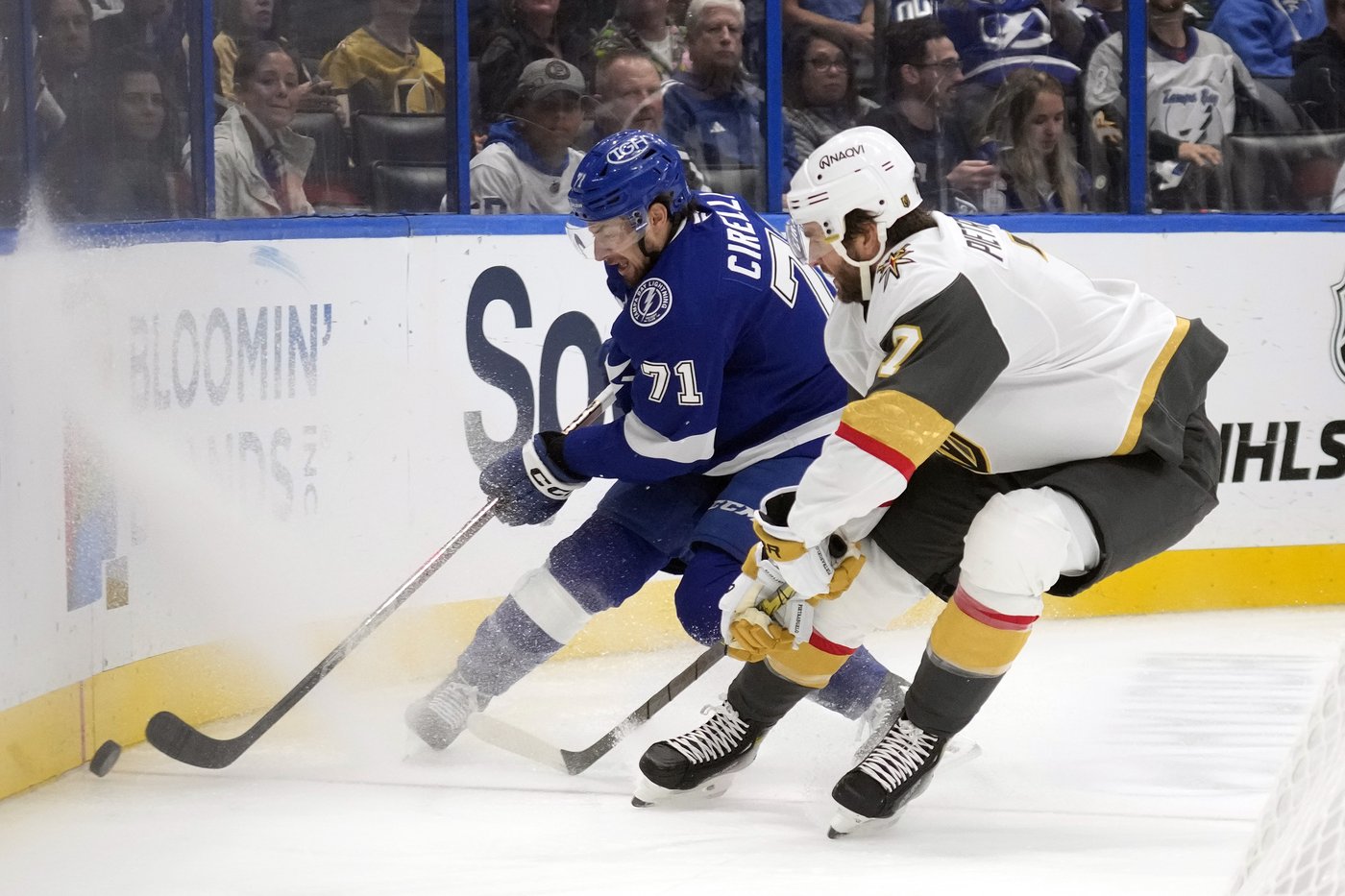 Kucherov scores with 55 seconds to play as Lightning rally for 4-3 win over Golden Knights | iNFOnews.ca