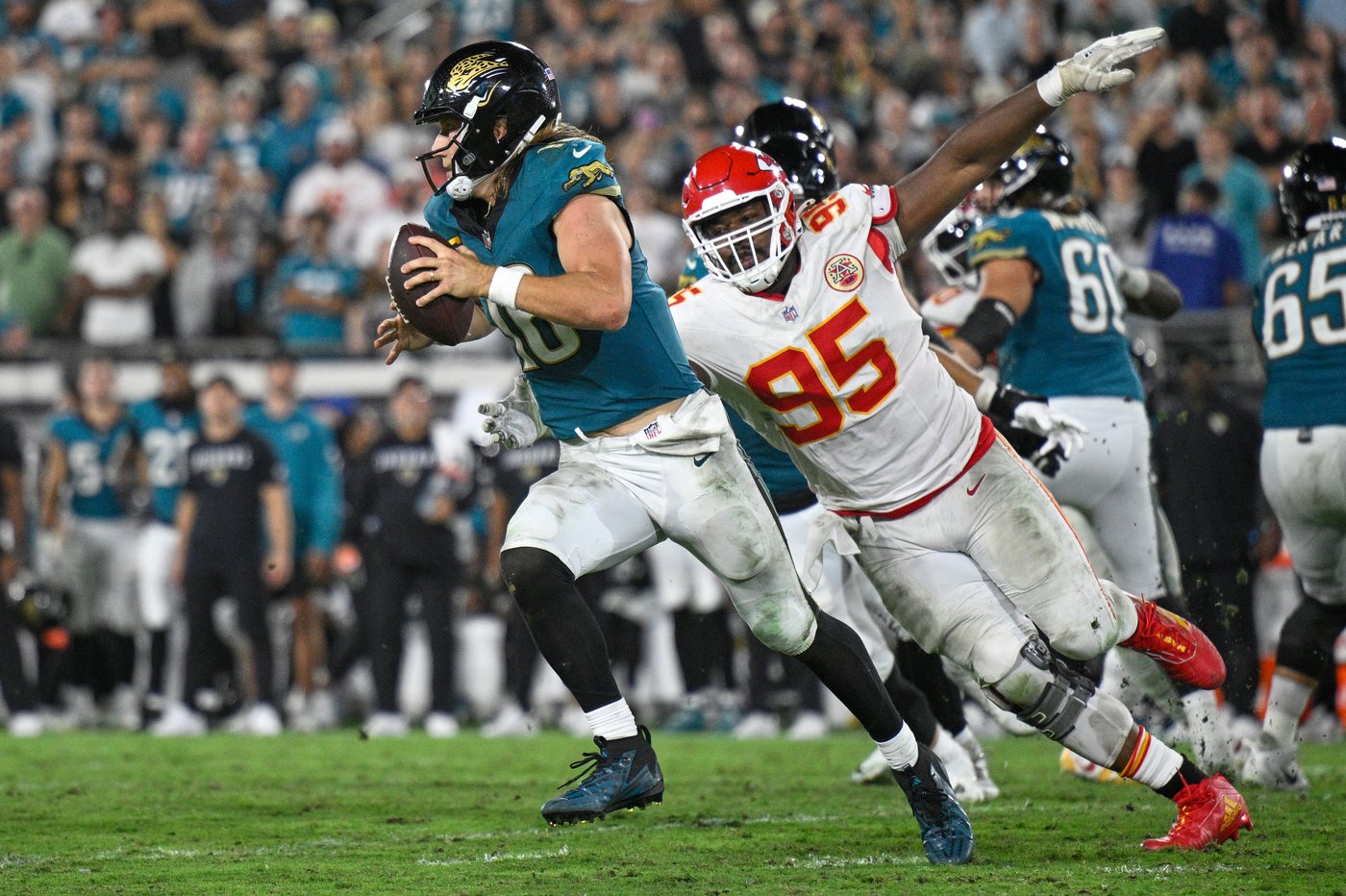 Mistake-prone Chiefs blame themselves for crushing loss at Jaguars | iNFOnews.ca