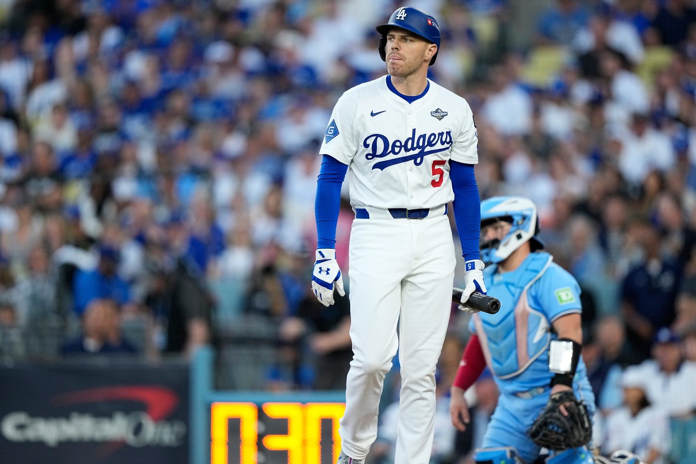 Dodgers shuffle their slumping lineup for World Series Game 5, and it doesn't work in Jays' 6-1 win | iNFOnews.ca