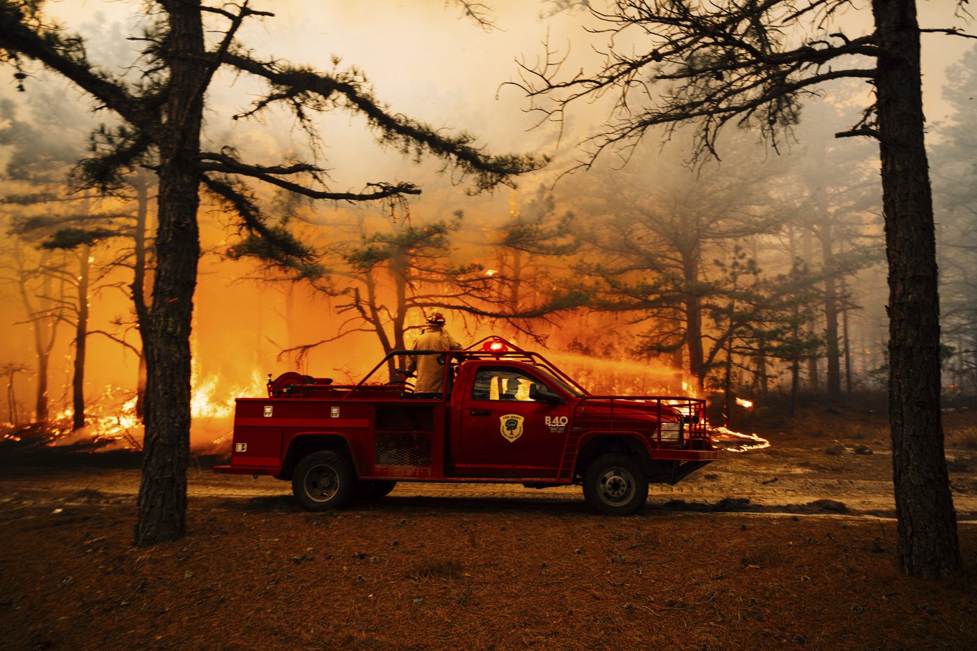 Forecasters warn of fire risk amid low humidity, wind gusts as Pine Barrens fire burns | iNFOnews.ca
