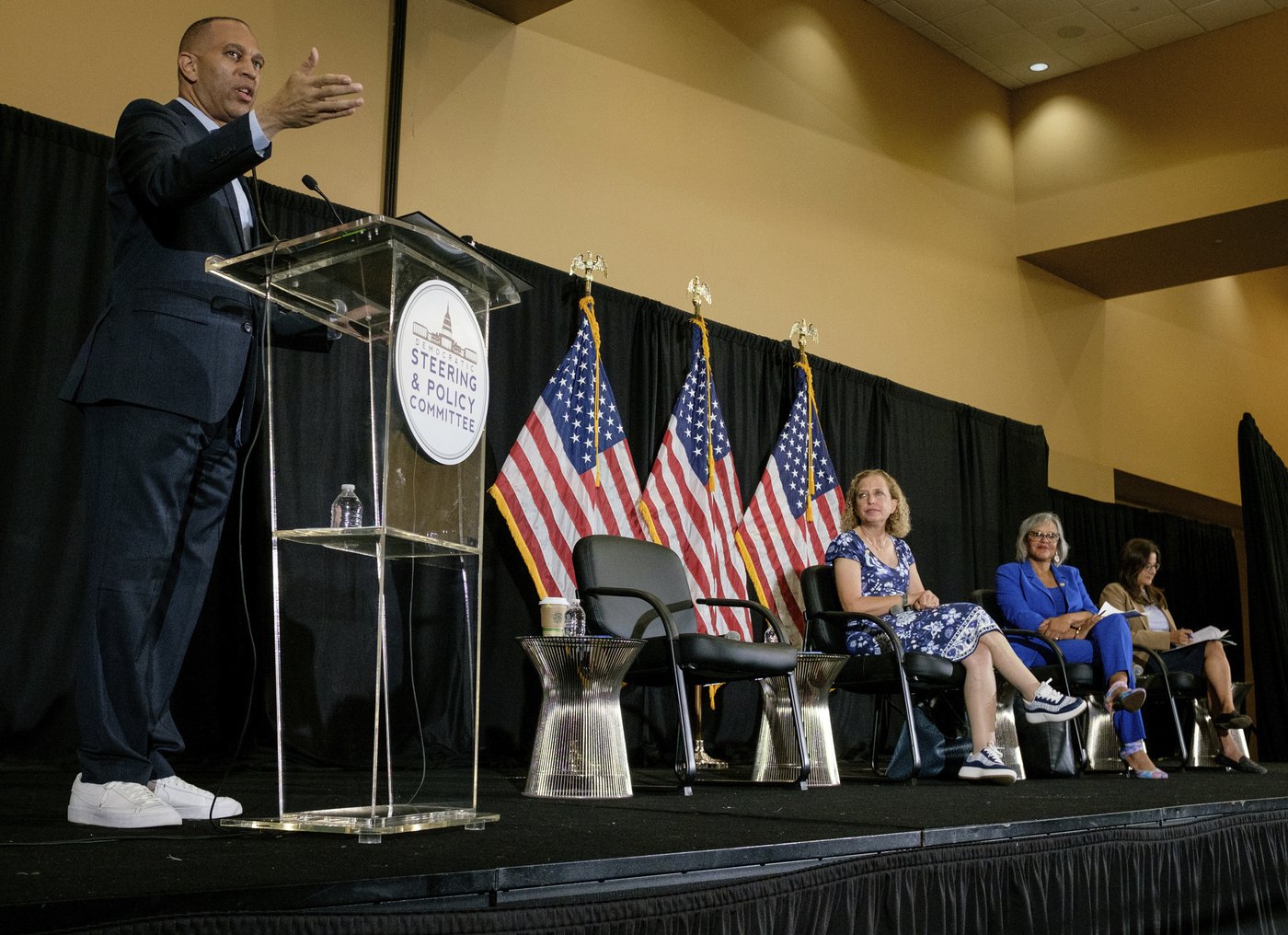 House Democrats decry health cuts in GOP tax law during town hall that previews midterms messaging | iNFOnews.ca