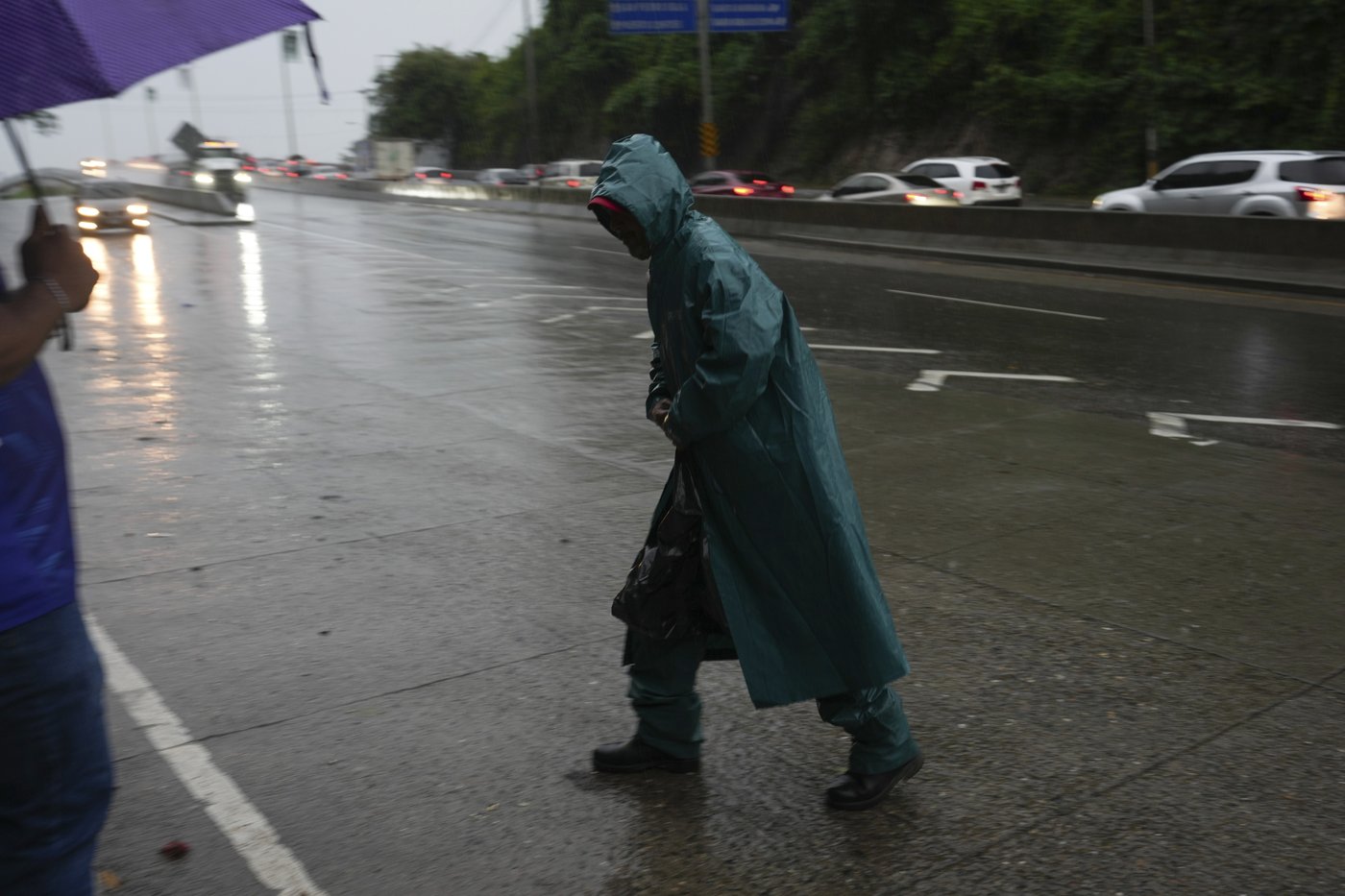 Belize on alert as Tropical Storm Sara moves along Honduran coast bringing heavy rain | iNFOnews.ca Belize on alert as Tropical Storm Sara moves along Honduran coast bringing heavy rain | iNFOnews.ca