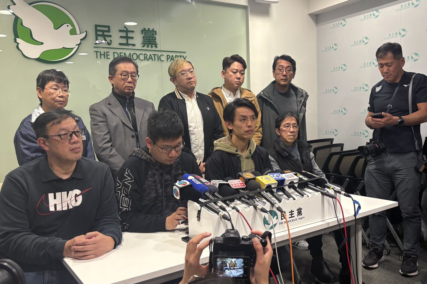 Hong Kong's largest pro-democracy party takes initial step toward disbanding | iNFOnews.ca