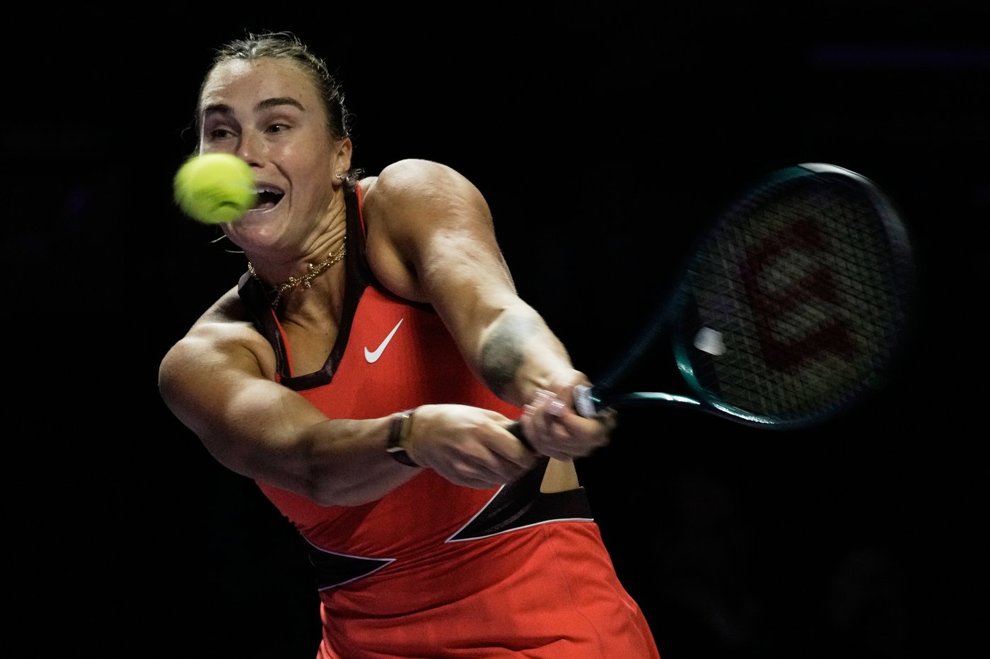 Aryna Sabalenka eliminates Coco Gauff to reach last four at WTA finals | iNFOnews.ca