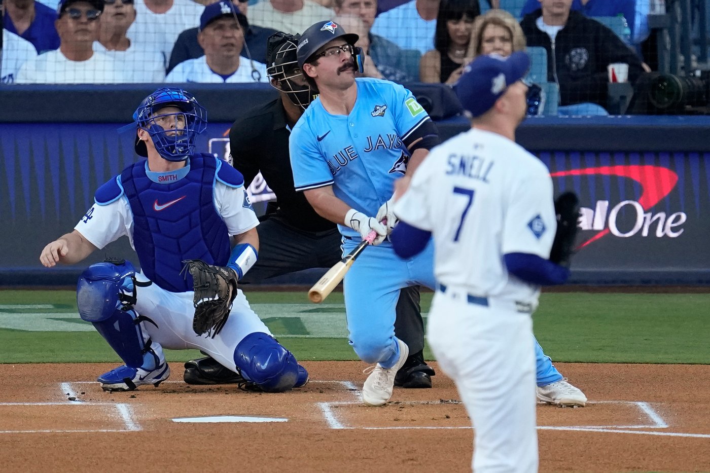 Injured DH George Springer out of Blue Jays' starting lineup for 2nd straight World Series game | iNFOnews.ca