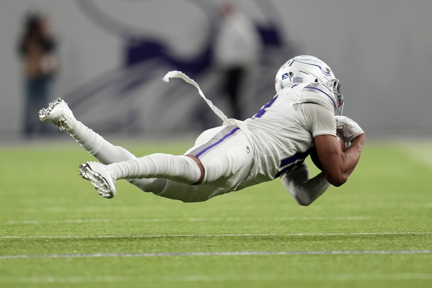 Jefferson turns TD celebration into Moss tribute during Vikings win: 'We love you Randy' | iNFOnews.ca