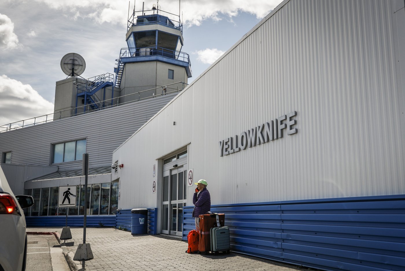 RCMP investigating death of woman on international flight diverted to Yellowknife | iNFOnews.ca