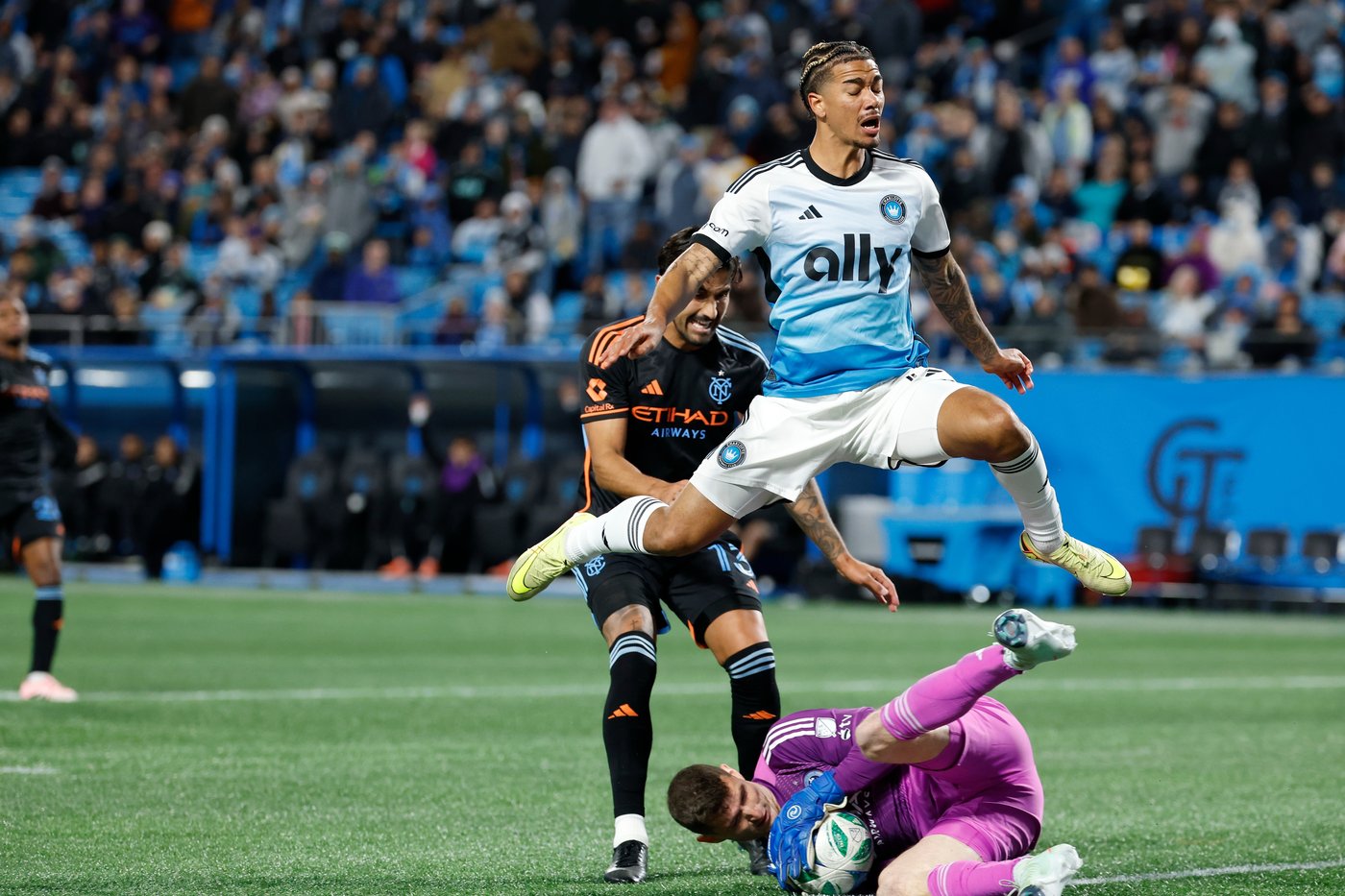 Alonso Martínez scores in the 34th minute and NYCFC beats Charlotte 1-0 to begin best-of-3 series | iNFOnews.ca Alonso Martínez scores in the 34th minute and NYCFC beats Charlotte 1-0 to begin best-of-3 series | iNFOnews.ca