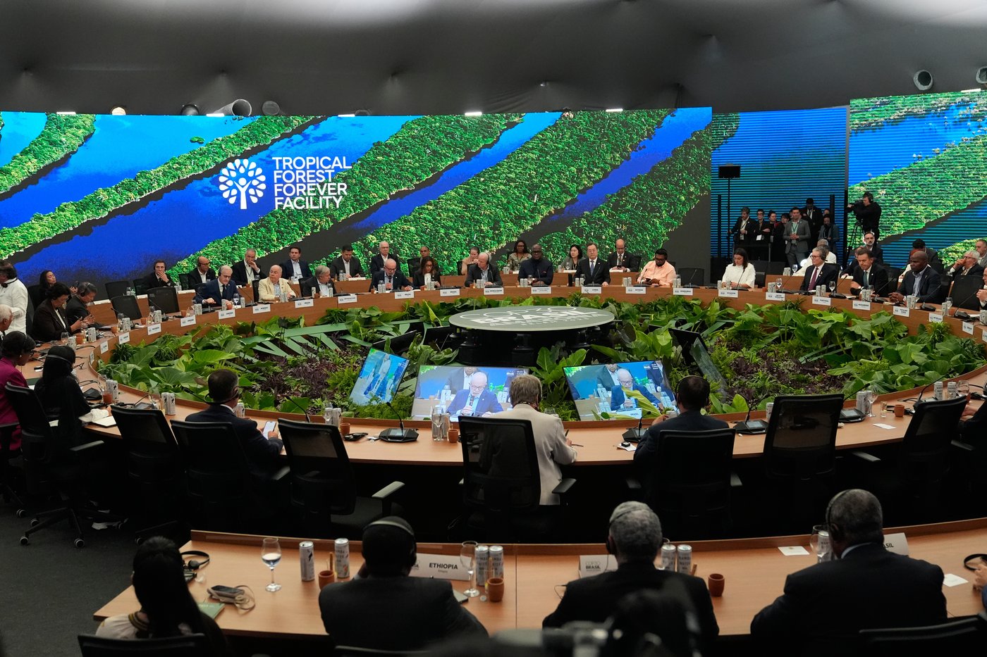 Brazil stumps up billions of dollars for its ambitious rainforest fund at UN climate summit | iNFOnews.ca Brazil stumps up billions of dollars for its ambitious rainforest fund at UN climate summit | iNFOnews.ca