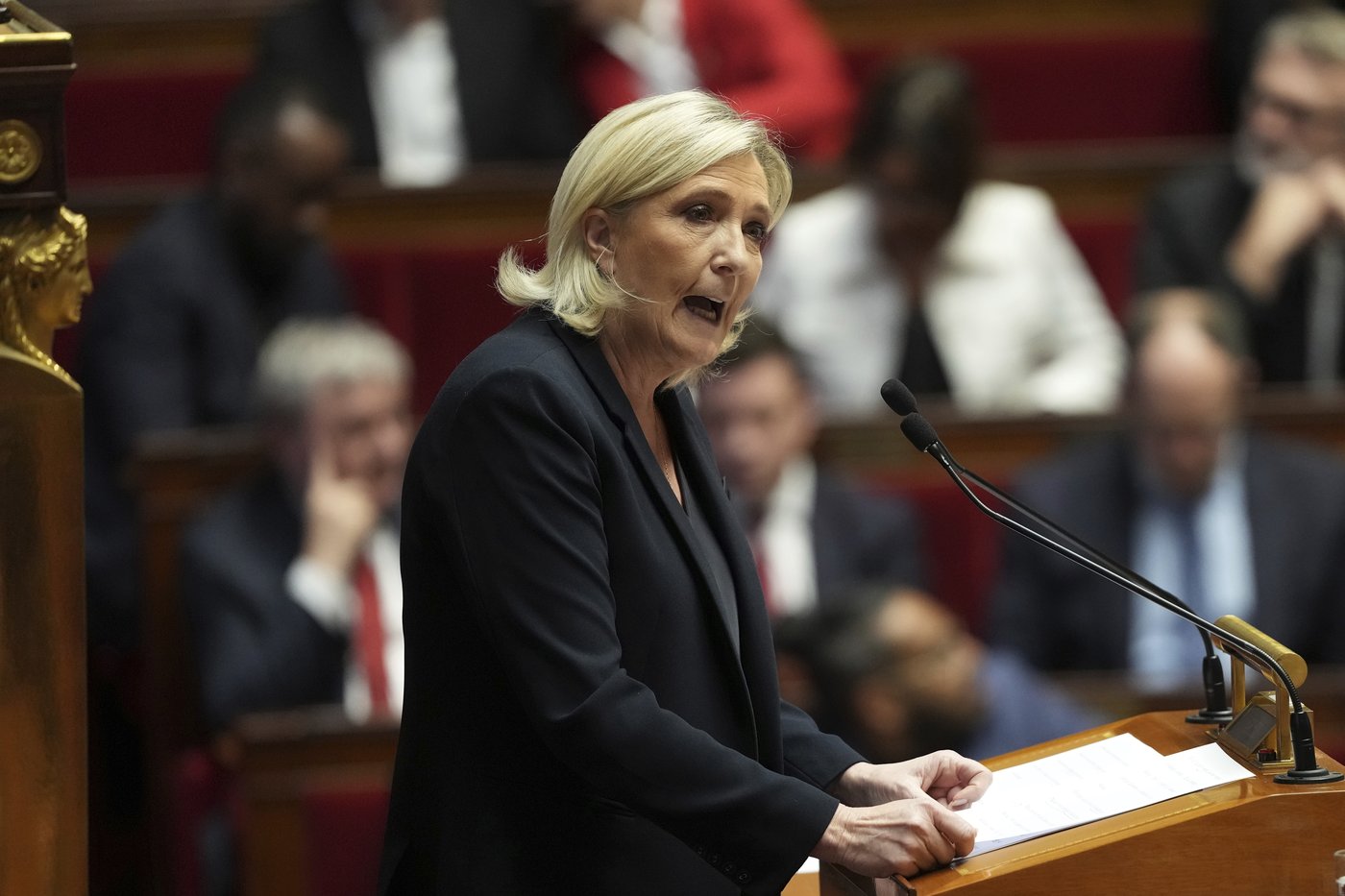 French lawmakers vote to oust prime minister in the first successful no-confidence vote since 1962 | iNFOnews.ca