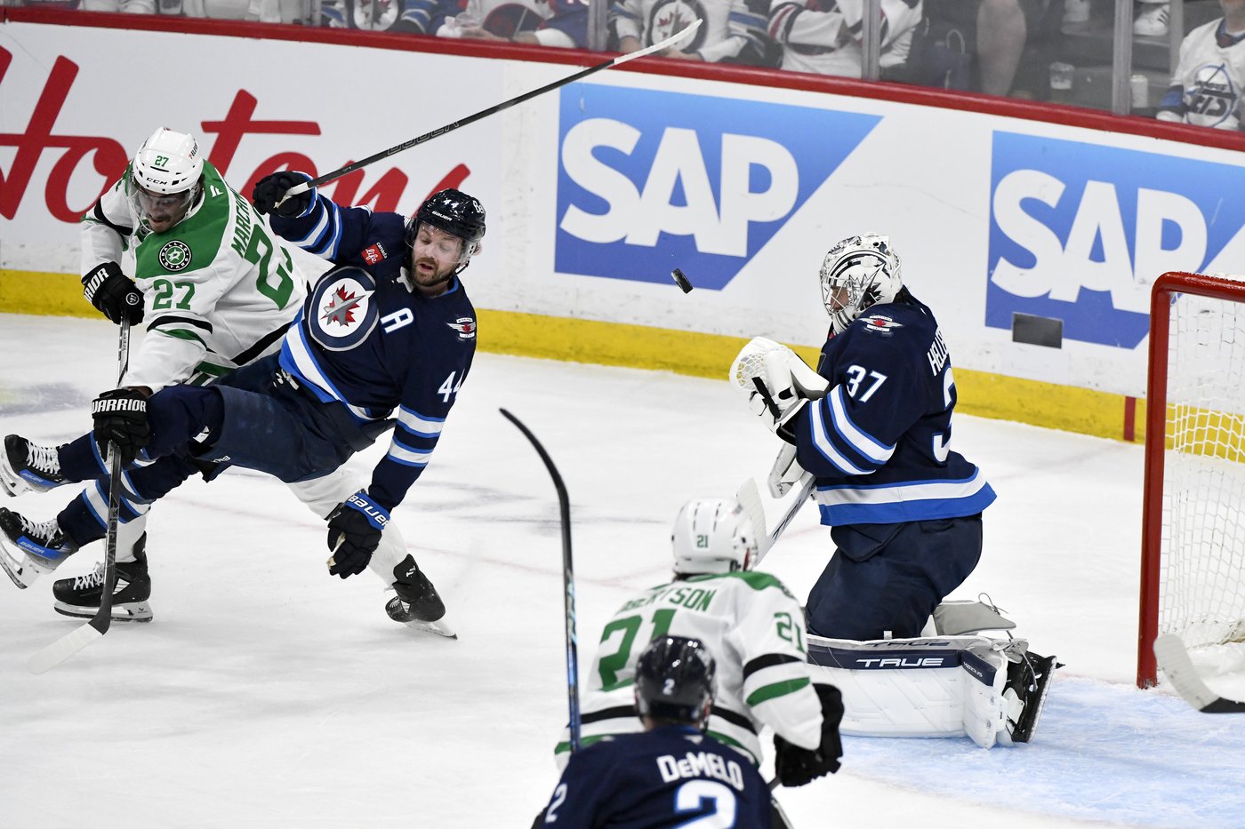 Jets star defenceman returns to play key role in Winnipeg's Game 2 win over Dallas | iNFOnews.ca