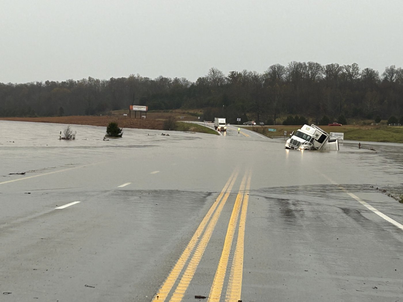 Volunteer poll workers drown on a flood-washed highway in rural Missouri on Election Day | iNFOnews.ca Volunteer poll workers drown on a flood-washed highway in rural Missouri on Election Day | iNFOnews.ca