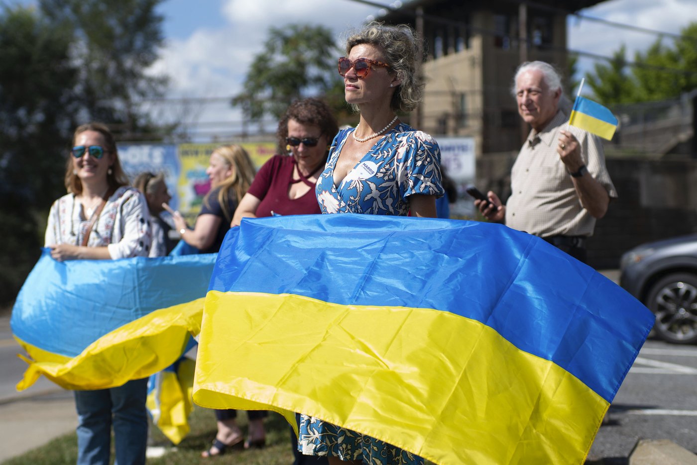 Ukrainian President Zelenskyy visits Pennsylvania ammunition factory to thank workers | iNFOnews.ca