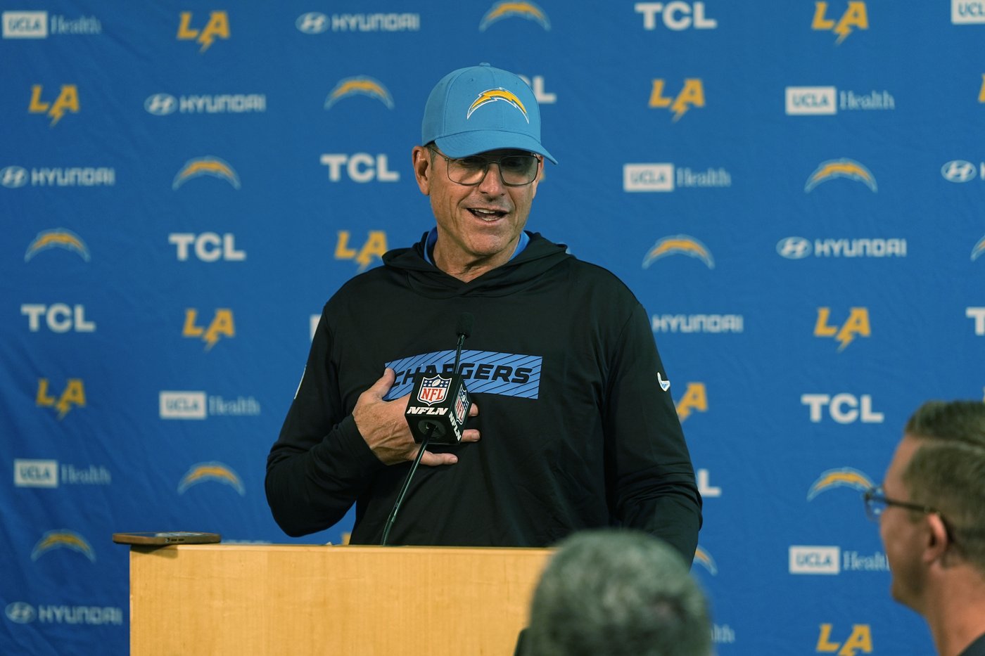 Chargers coach Jim Harbaugh wearing heart monitor, taking blood thinner after irregular heartbeat | iNFOnews.ca