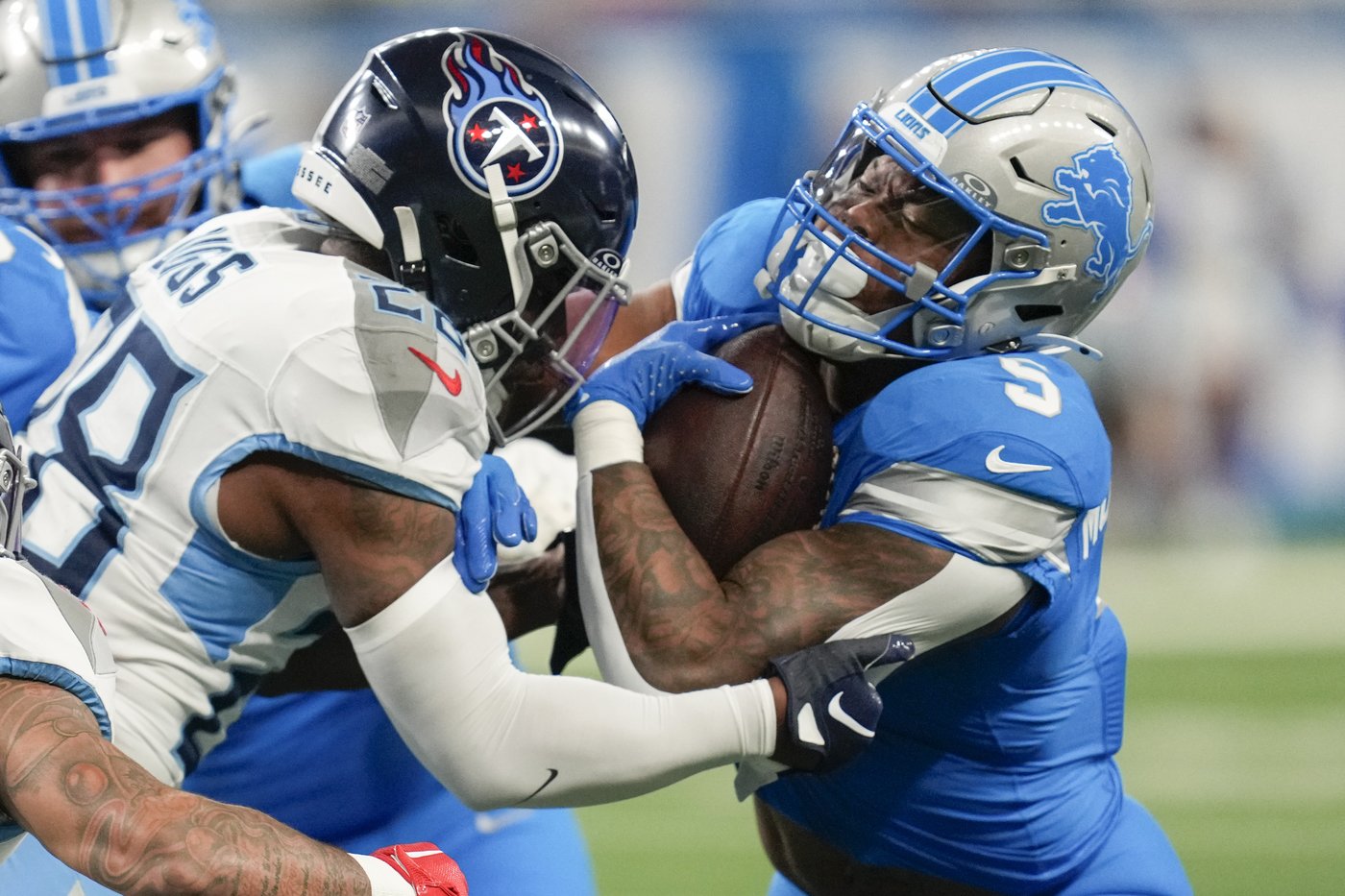 Titans center Lloyd Cushenberry, safety Quandre Diggs placed on injured reserve | iNFOnews.ca Titans center Lloyd Cushenberry, safety Quandre Diggs placed on injured reserve | iNFOnews.ca