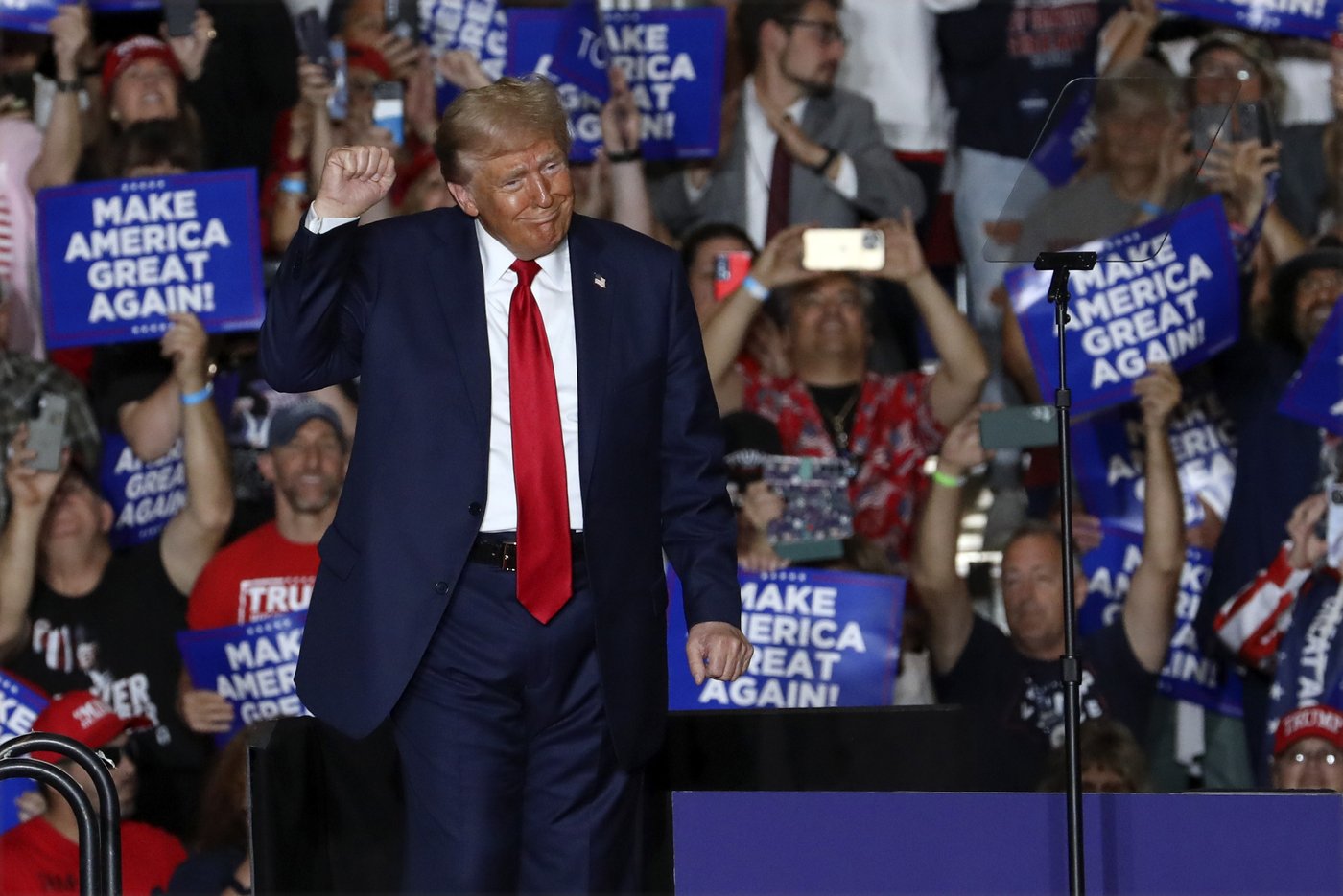 Donald Trump suggests 'one rough hour' of policing will end theft | iNFOnews.ca