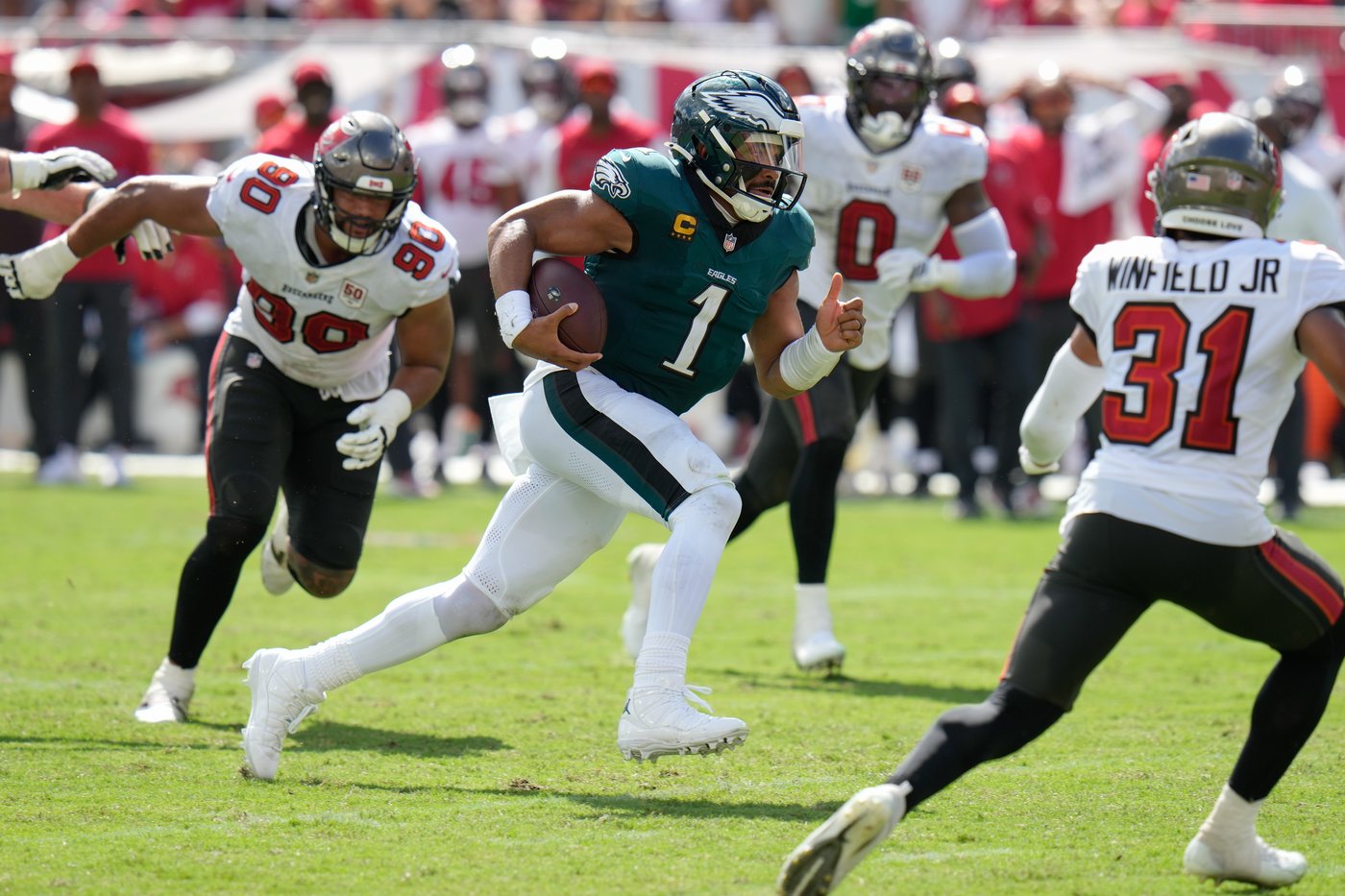 Pro Picks: Eagles will stay undefeated and edge the Broncos in a close, tough game | iNFOnews.ca