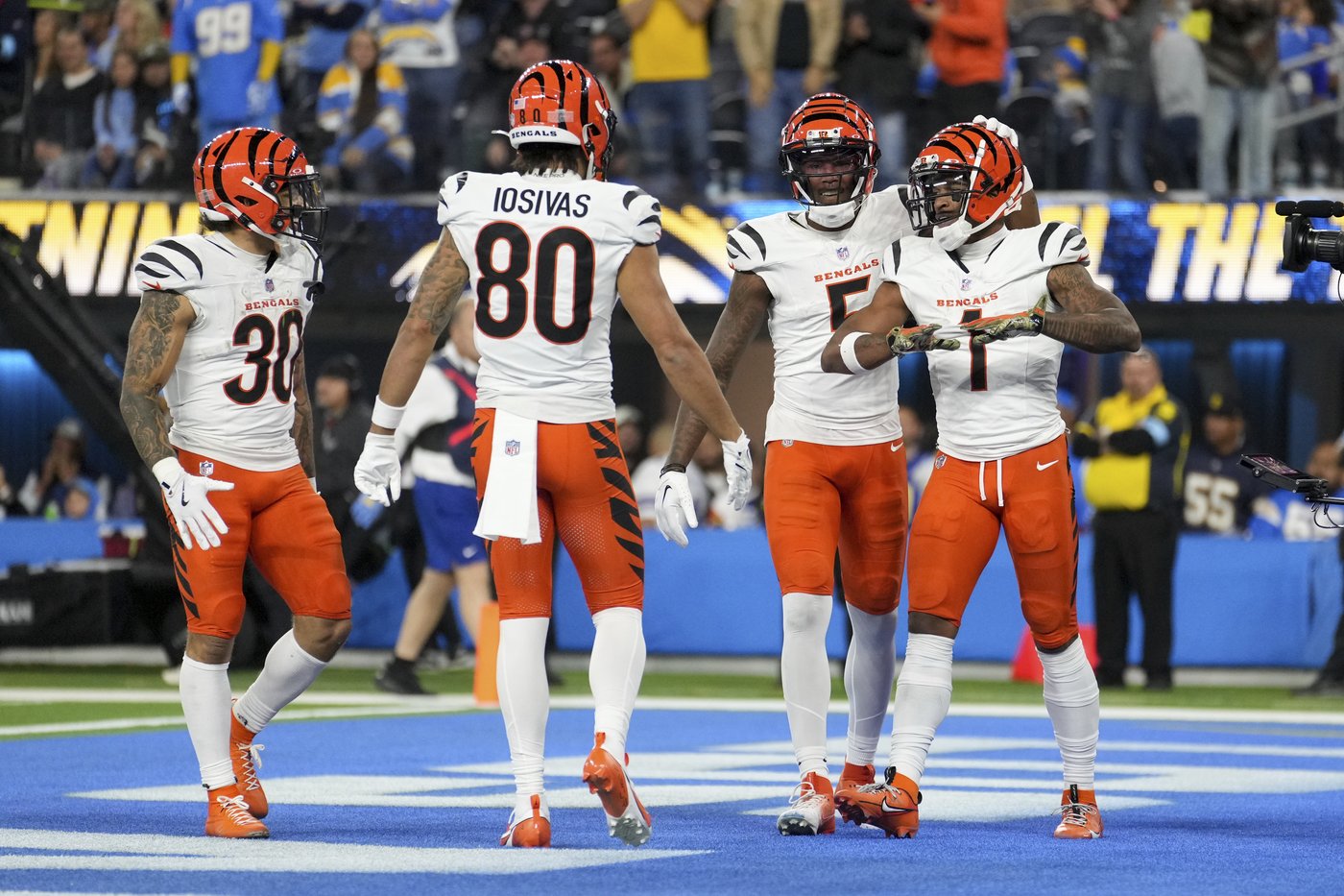 Zac Taylor insists his Bengals can still be a playoff team after loss to Chargers drops them to 4-7 | iNFOnews.ca