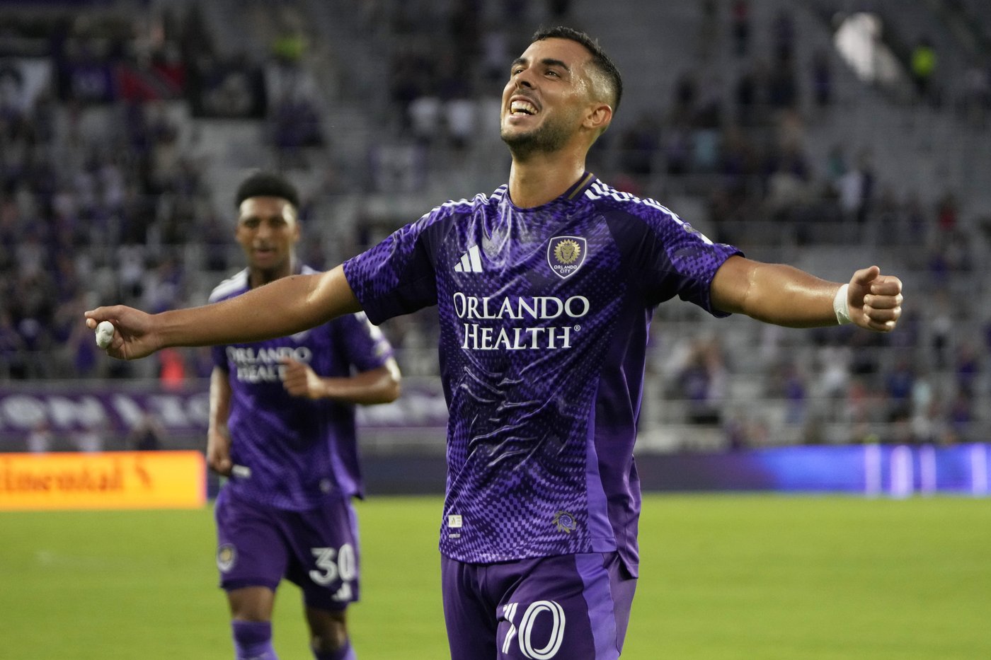 Ojeda scores again and Orlando keeps streak alive with 3-1 victory over Charlotte | iNFOnews.ca