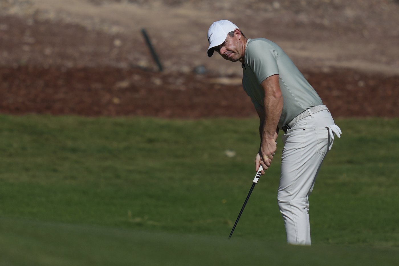 Rory McIlroy tied for lead in Dubai, hot-headed Tyrell Hatton fades | iNFOnews.ca Rory McIlroy tied for lead in Dubai, hot-headed Tyrell Hatton fades | iNFOnews.ca