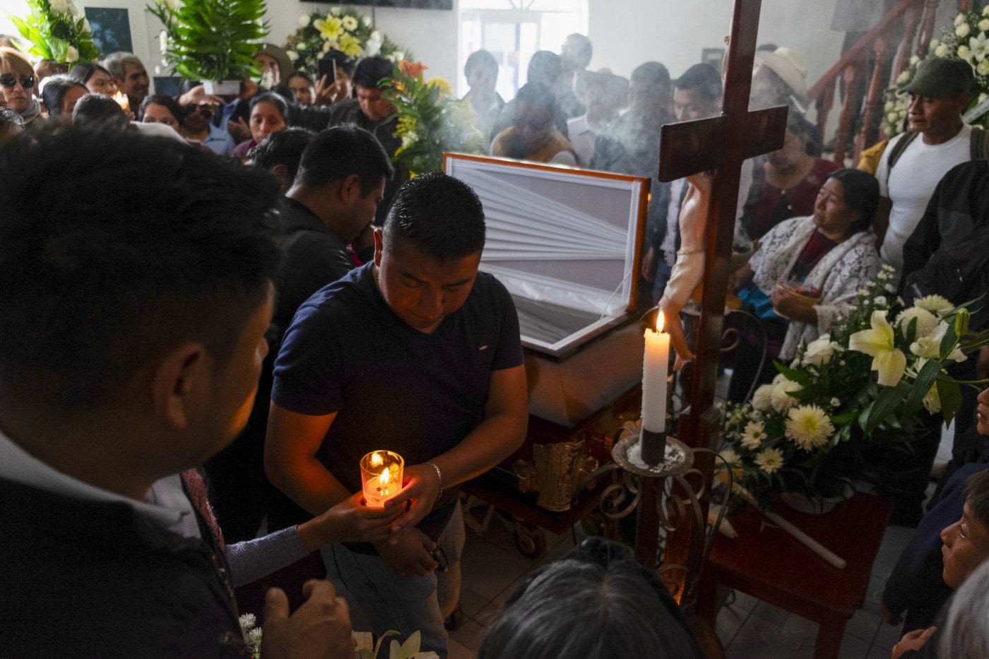 Hundreds mourn Catholic priest and Indigenous peace activist killed in southern Mexico | iNFOnews.ca