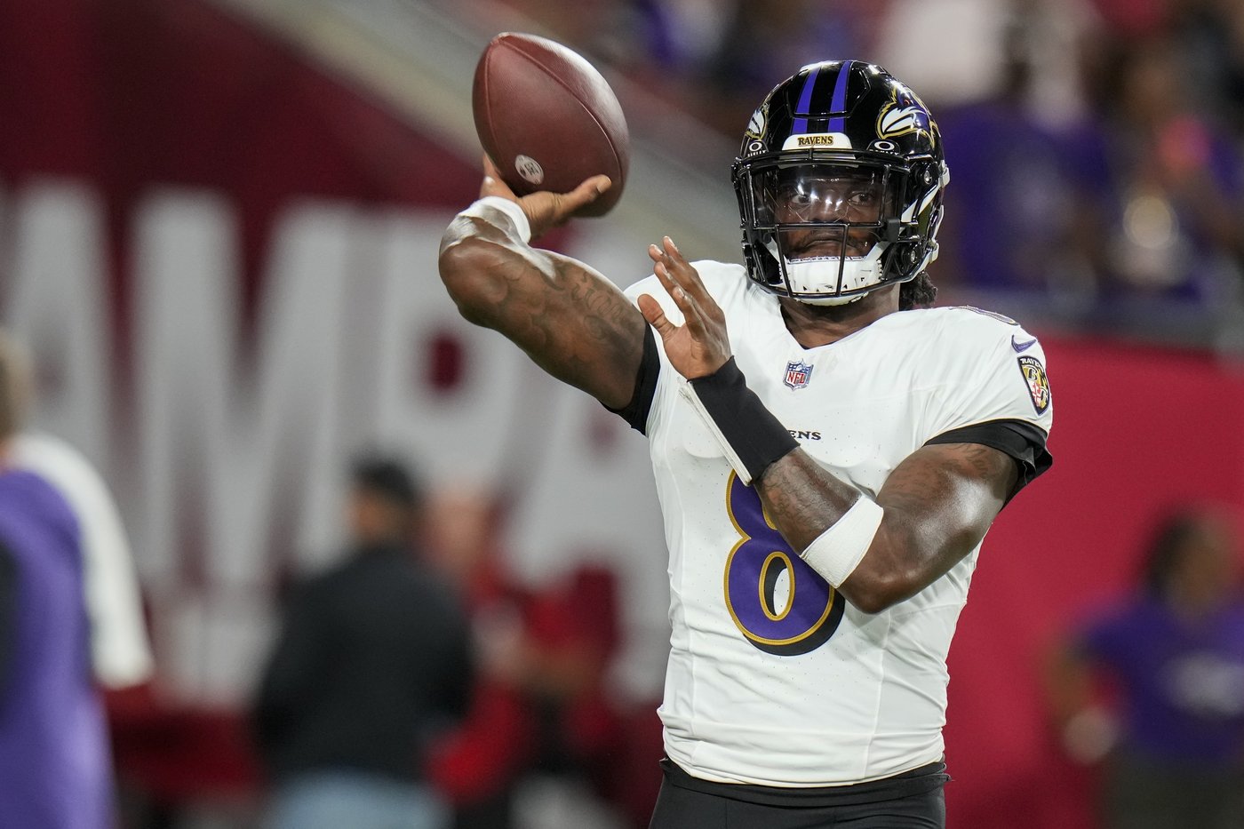 Analysis: In a game where he threw 5 touchdown passes, Lamar Jackson's lead block spoke volumes | iNFOnews.ca Analysis: In a game where he threw 5 touchdown passes, Lamar Jackson's lead block spoke volumes | iNFOnews.ca