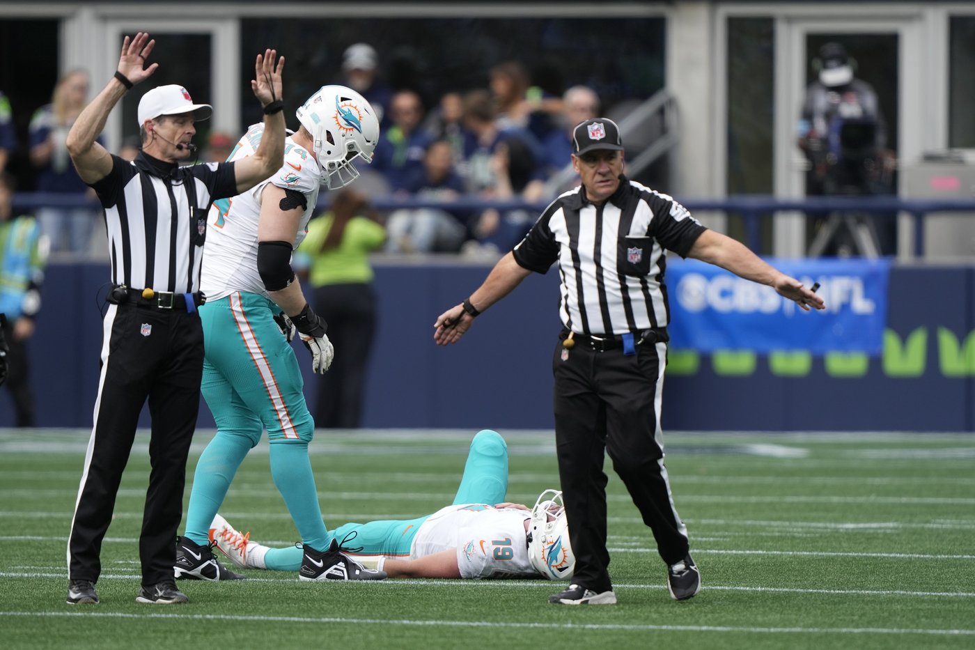 Seahawks roll to 24-3 win over Dolphins as Miami deals with another QB injury | iNFOnews.ca Seahawks roll to 24-3 win over Dolphins as Miami deals with another QB injury | iNFOnews.ca