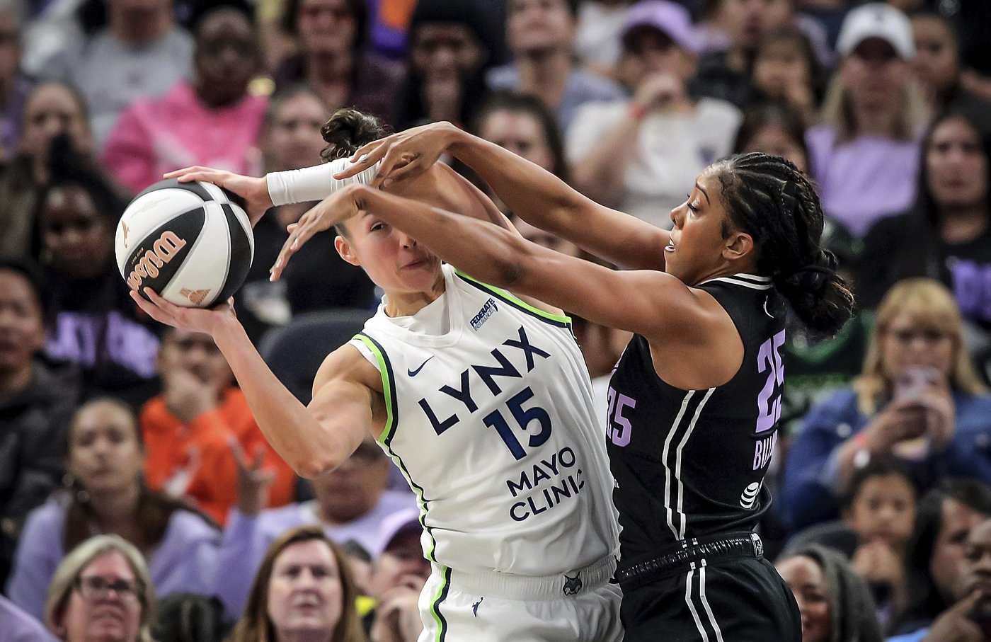 Collier scores 24 points, Lynx use big 2nd-half run to beat Valkyries 86-75 | iNFOnews.ca Collier scores 24 points, Lynx use big 2nd-half run to beat Valkyries 86-75 | iNFOnews.ca