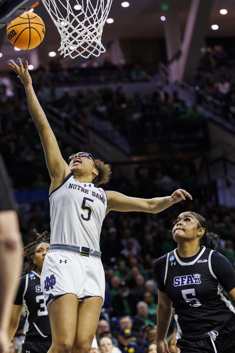 Notre Dame star guard Olivia Miles leaves first-round March Madness game with knee injury | iNFOnews.ca Notre Dame star guard Olivia Miles leaves first-round March Madness game with knee injury | iNFOnews.ca
