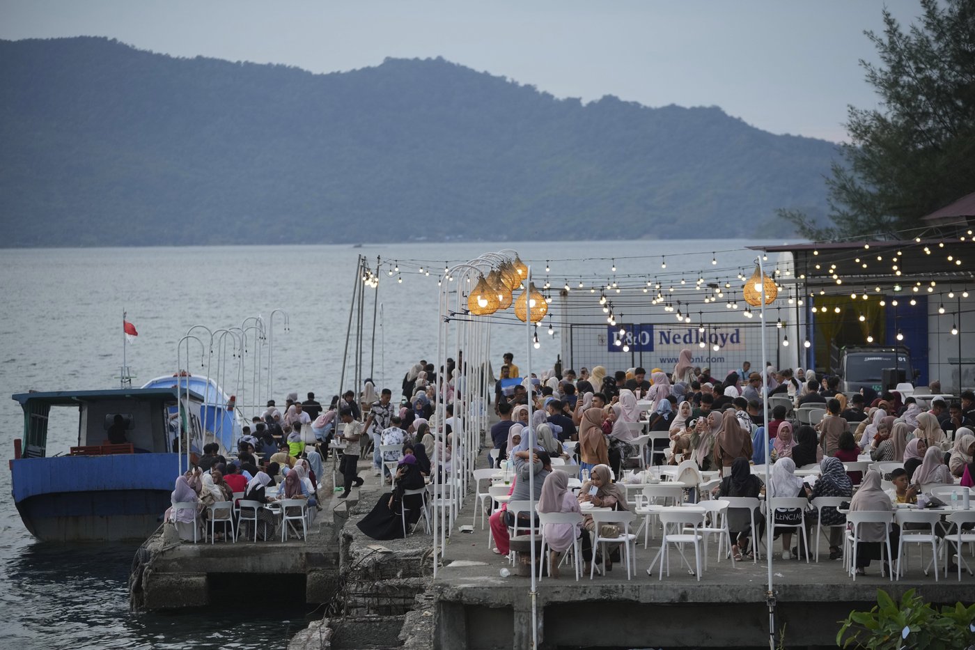 Indonesians mark 2 decades since the tragic tsunami that killed hundreds of thousands | iNFOnews.ca Indonesians mark 2 decades since the tragic tsunami that killed hundreds of thousands | iNFOnews.ca