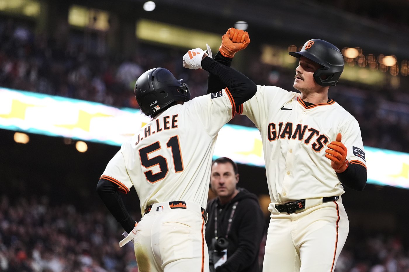 Ramos hits tying double in seventh then Lee follows with sacrifice fly, Giants beat Padres 6-5 | iNFOnews.ca Ramos hits tying double in seventh then Lee follows with sacrifice fly, Giants beat Padres 6-5 | iNFOnews.ca