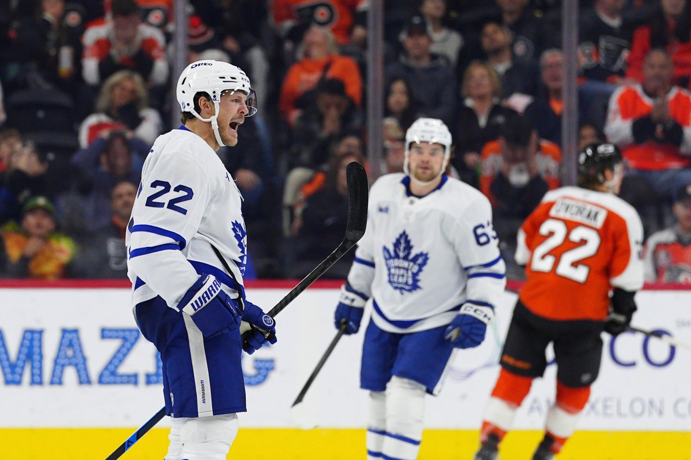 Matthews, Tavares lead Leafs past Flyers 5-2; Tanev stretchered off after collision | iNFOnews.ca