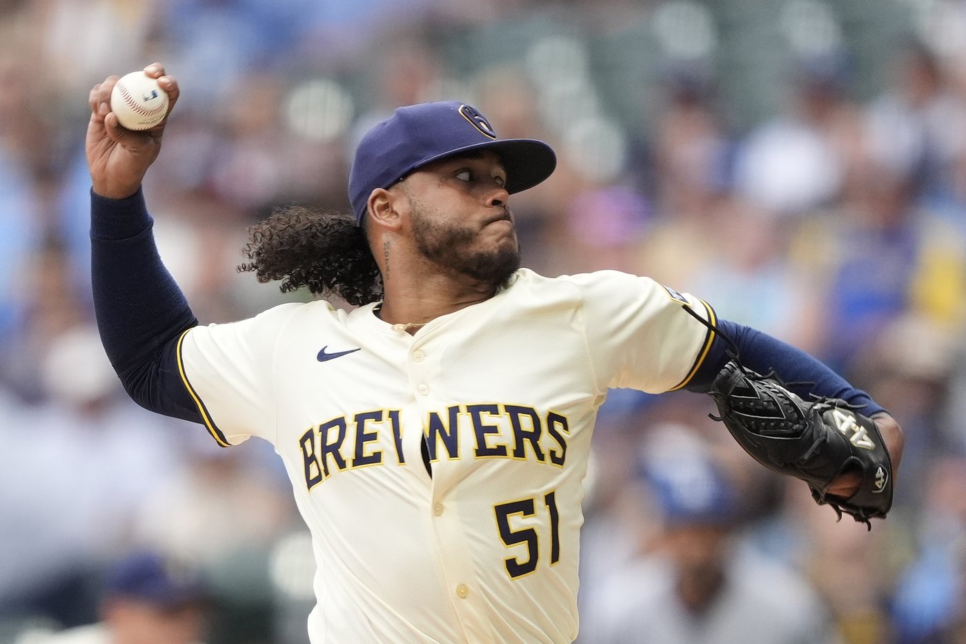 Peralta pitches 6 shutout innings and Brewers chase Yamamoto early in 9-1 rout of Dodgers | iNFOnews.ca