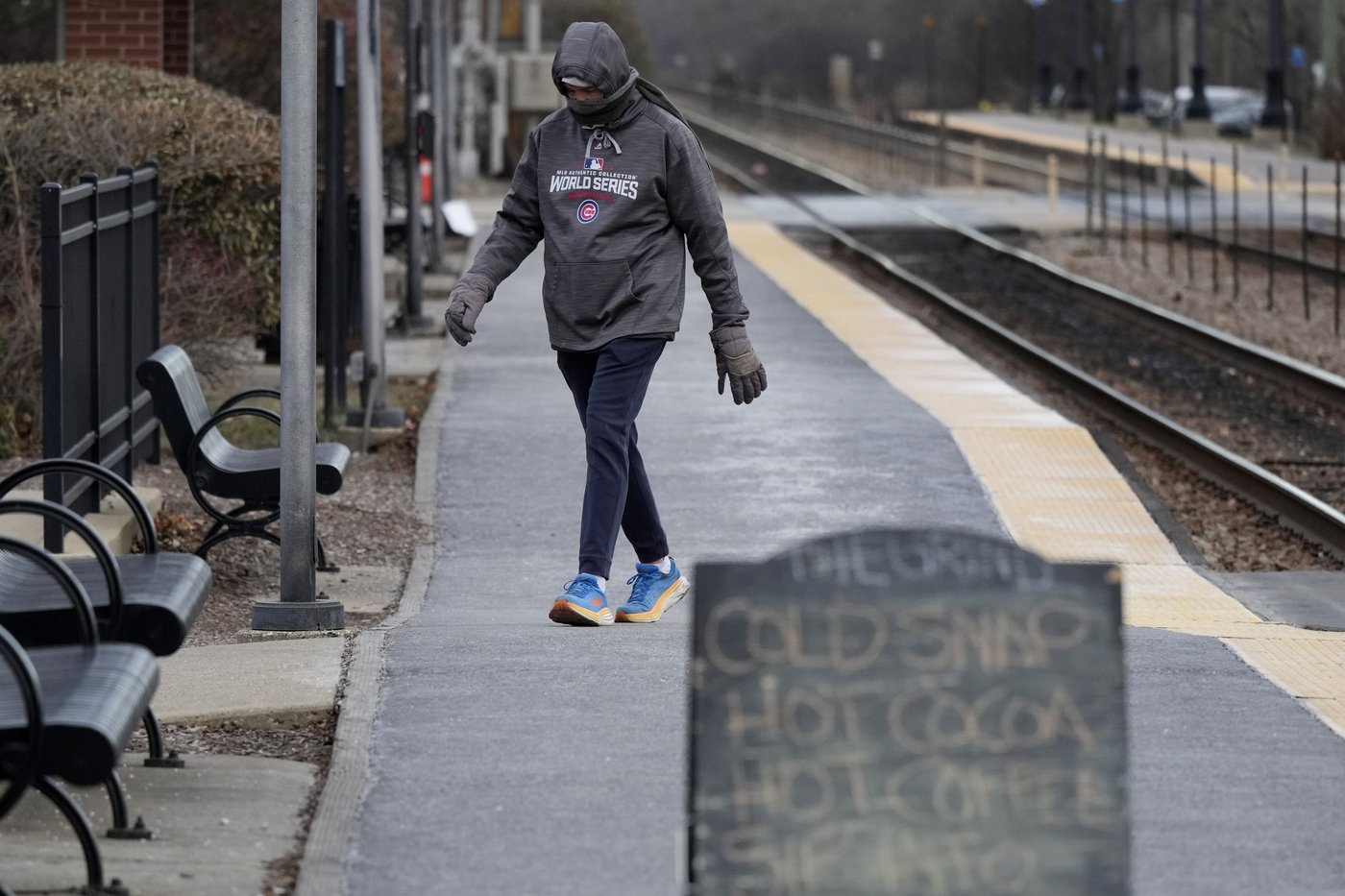 Bone-chilling cold returns to the Midwest in the wake of a storm that soaked the East Coast | iNFOnews.ca