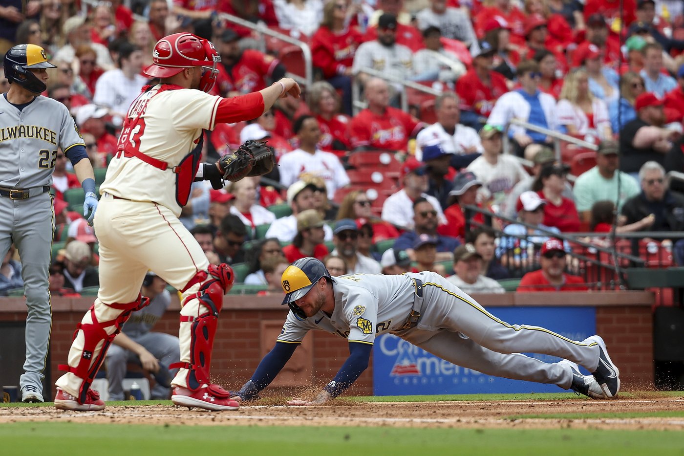 Arenado's walk-off home run lifts Cardinals over Brewers 6-5 after blown 5-0 lead | iNFOnews.ca Arenado's walk-off home run lifts Cardinals over Brewers 6-5 after blown 5-0 lead | iNFOnews.ca